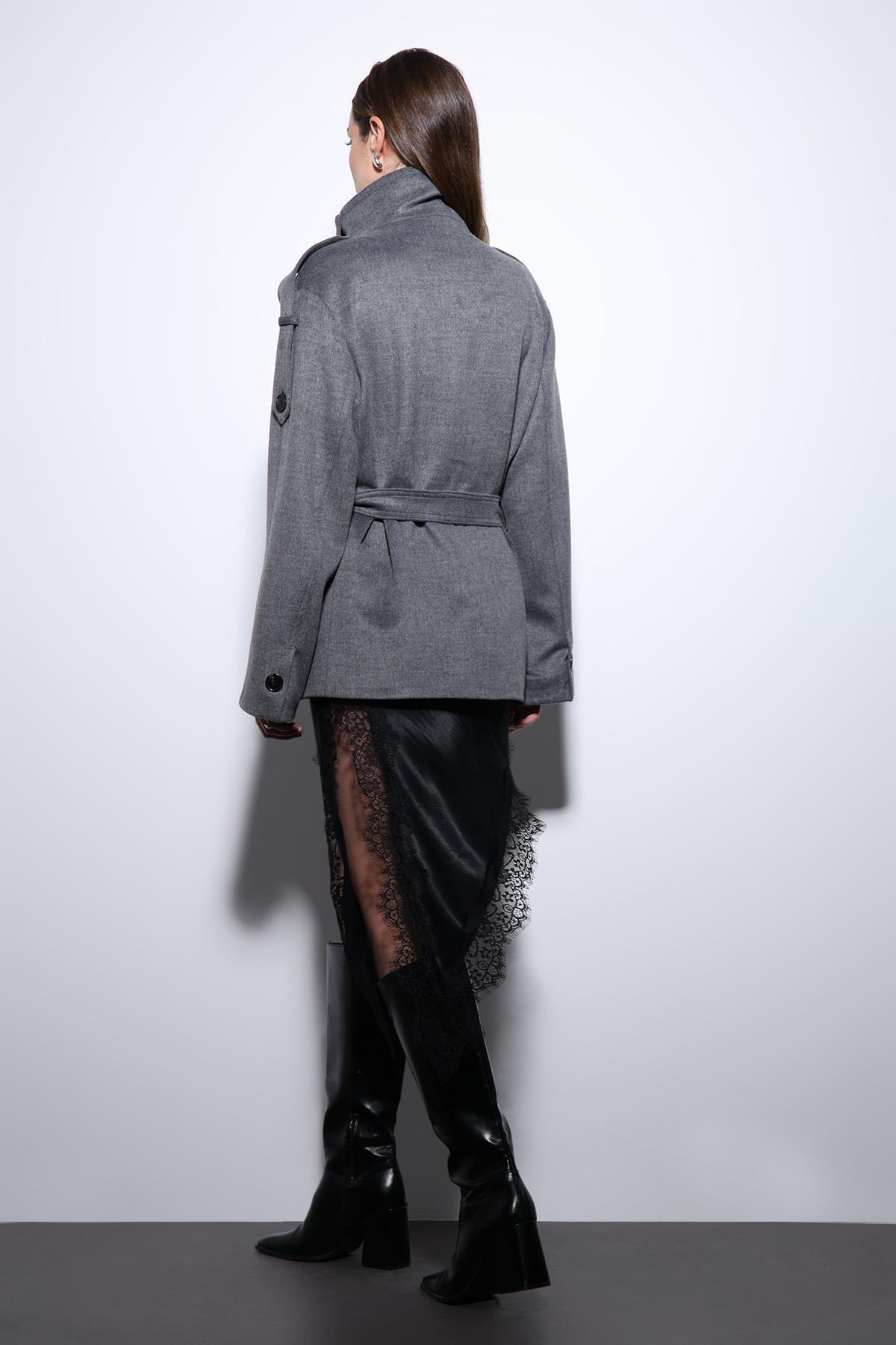 Antioch Gri Dik Yaka Kruvaze Kadın Kaban