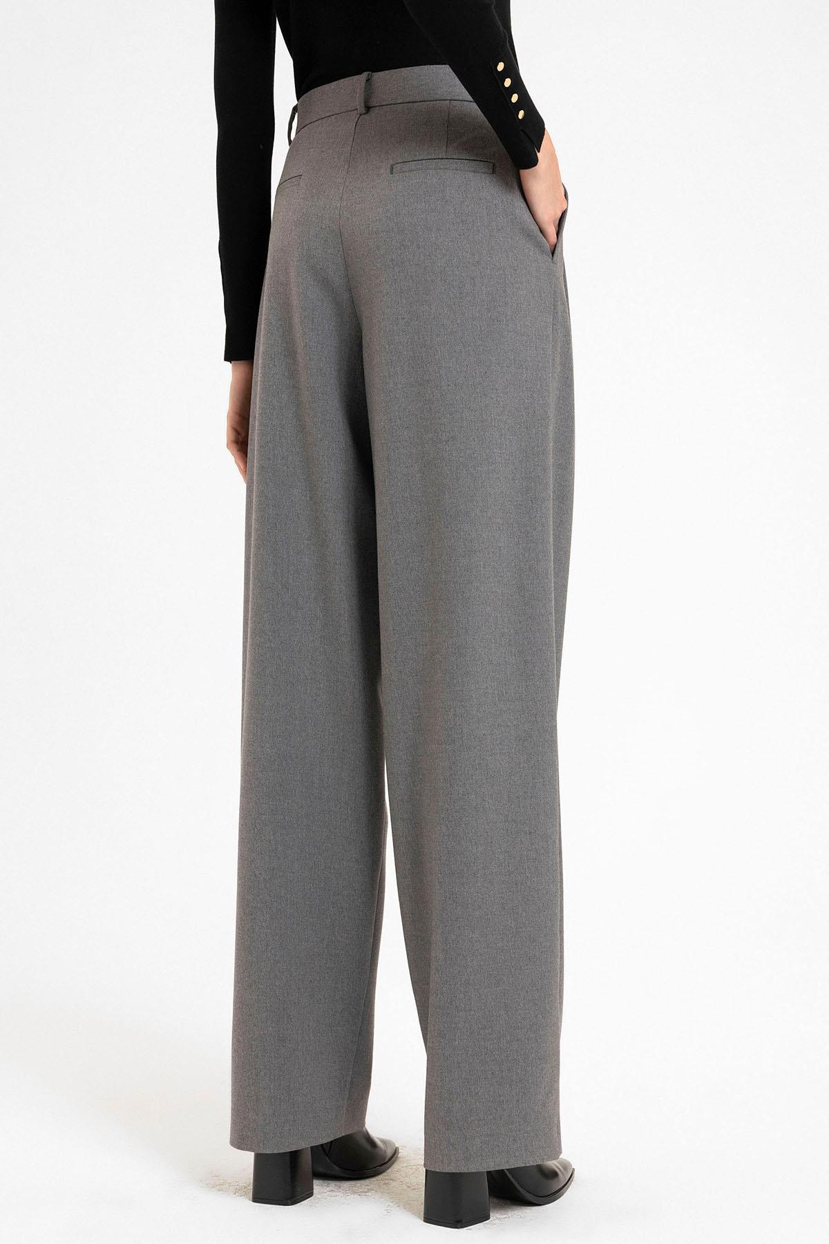 Antioch Gri Kadın Yüksek Bel Pens Detaylı Straight Fit Pantolon