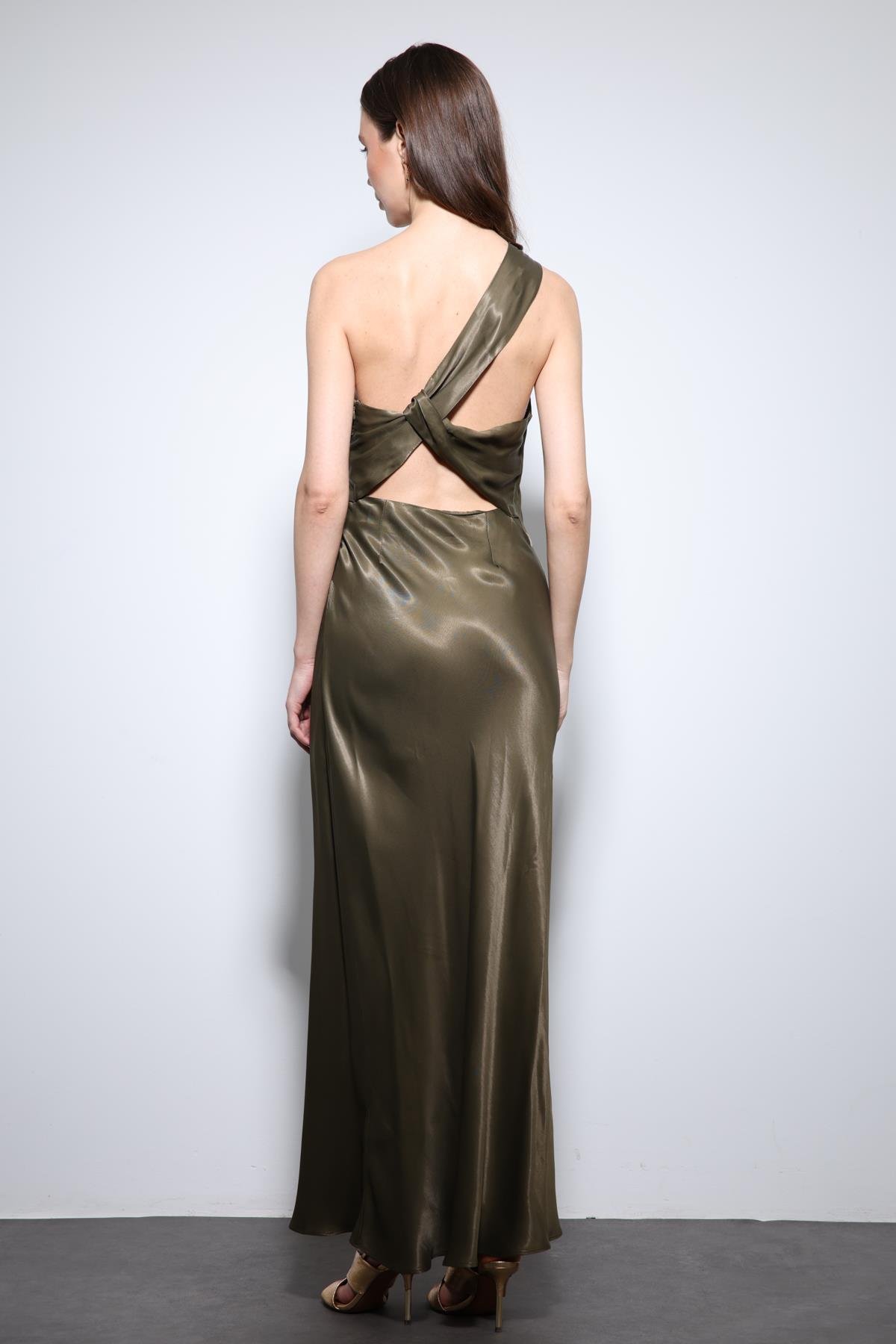 Antioch Haki Asimetrik Yaka Saten Uzun Elbise