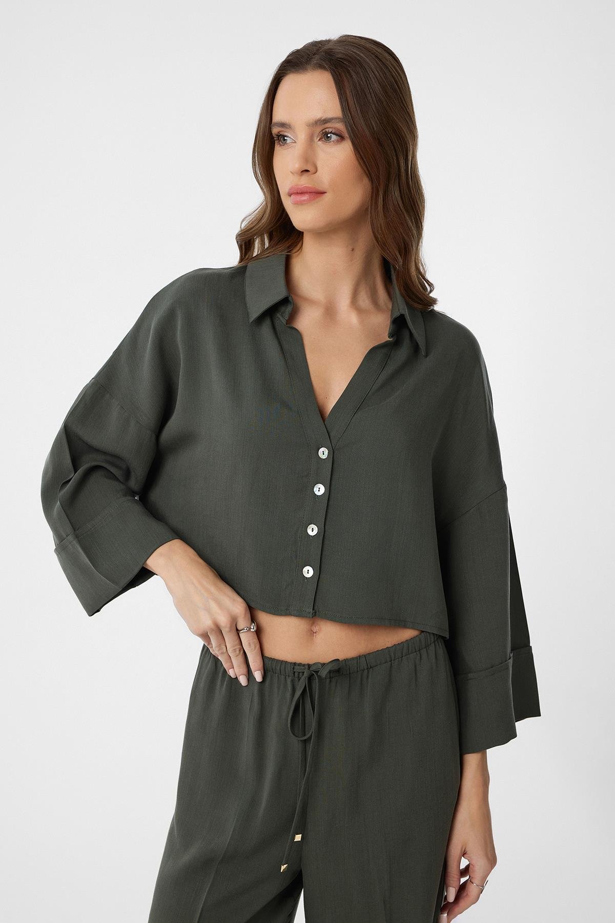 Antioch Haki Crop Kadın Gömlek
