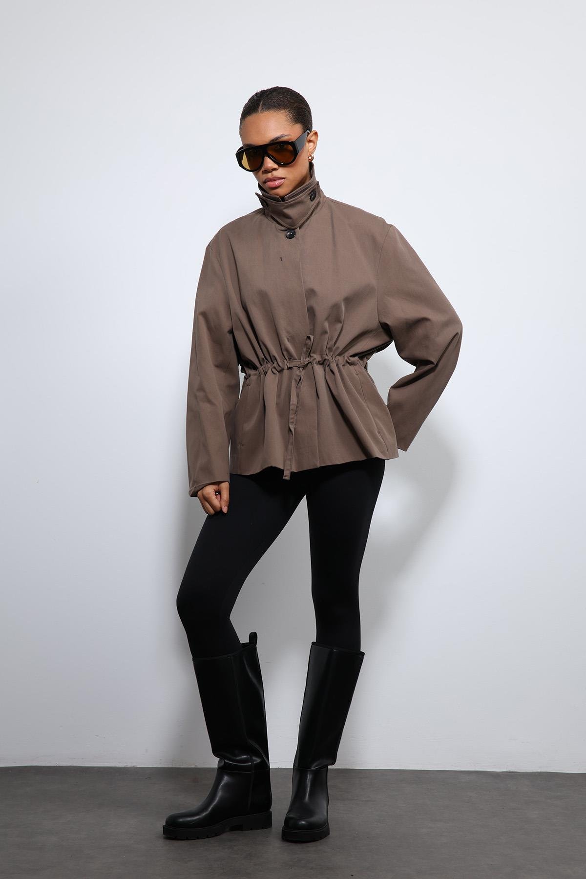 Antioch Kahve Ayarlanabilir Bele Sahip Kısa Trençkot