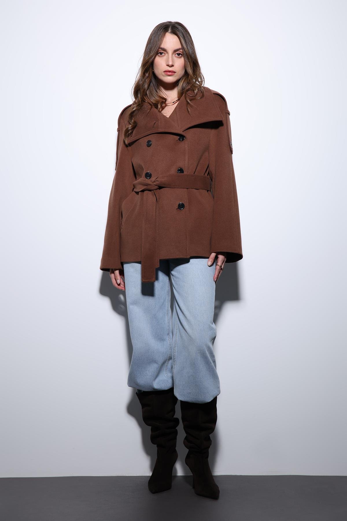 Antioch Kahve Dik Yaka Kruvaze Kadın Kaban