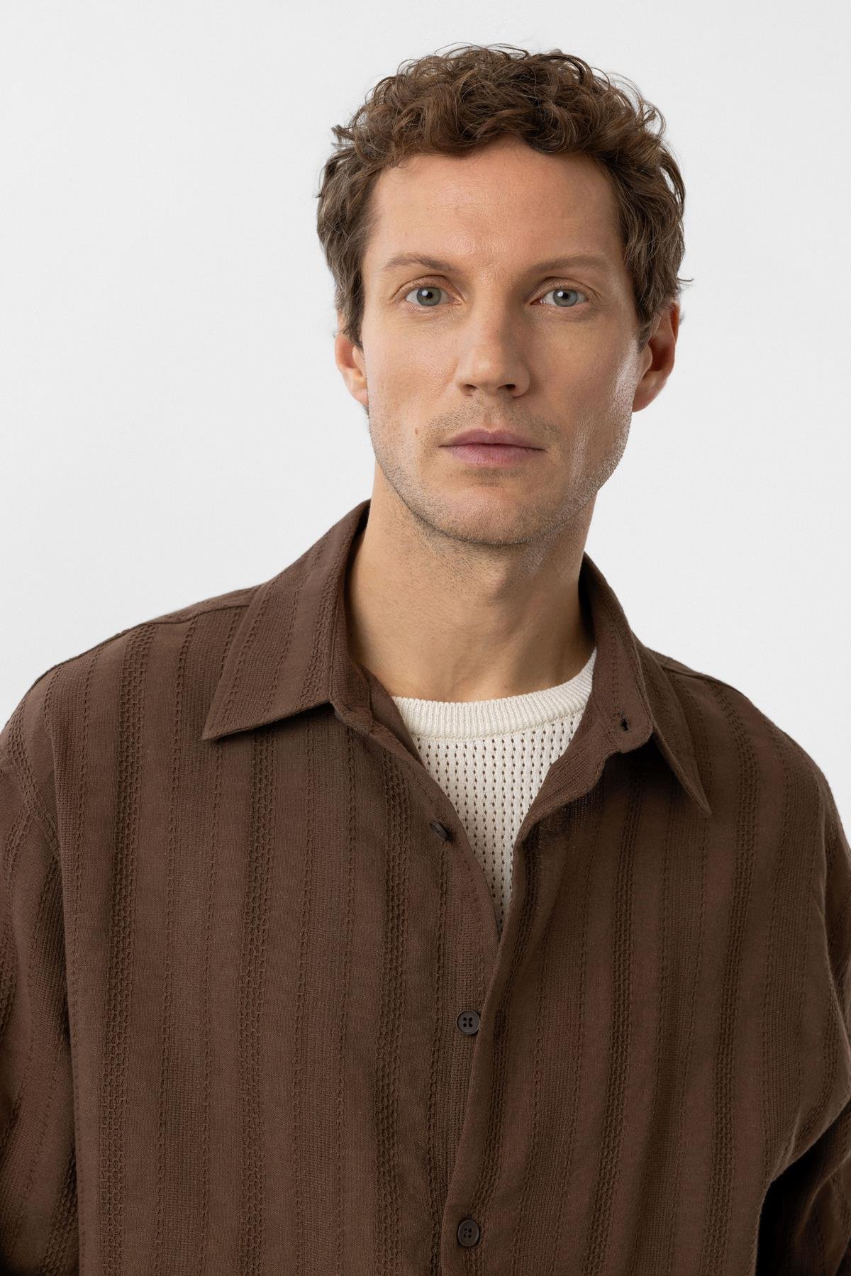 Antioch Kahve Dokulu Jakarlı Pamuklu Erkek Gömlek