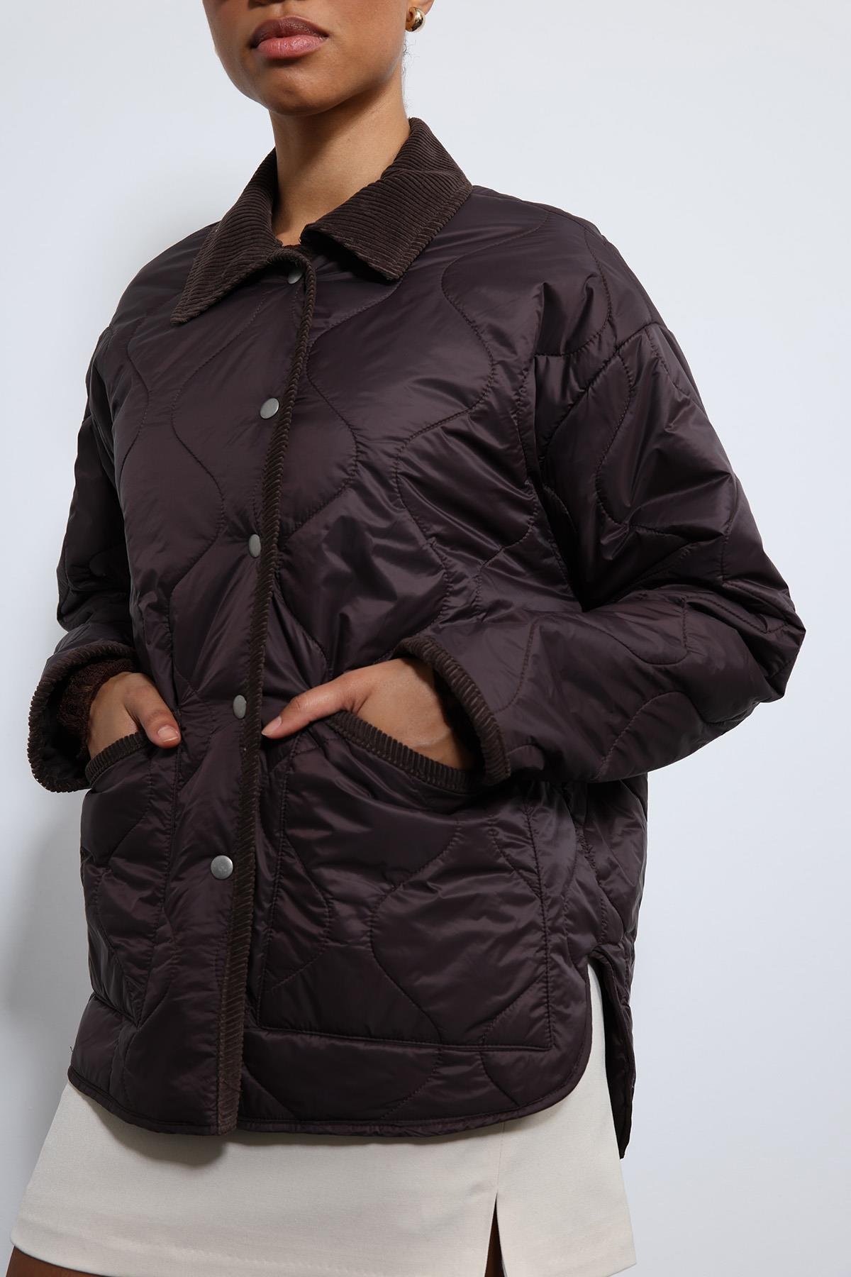 Antioch Kahve Kontrast Yaka Desenli Mont