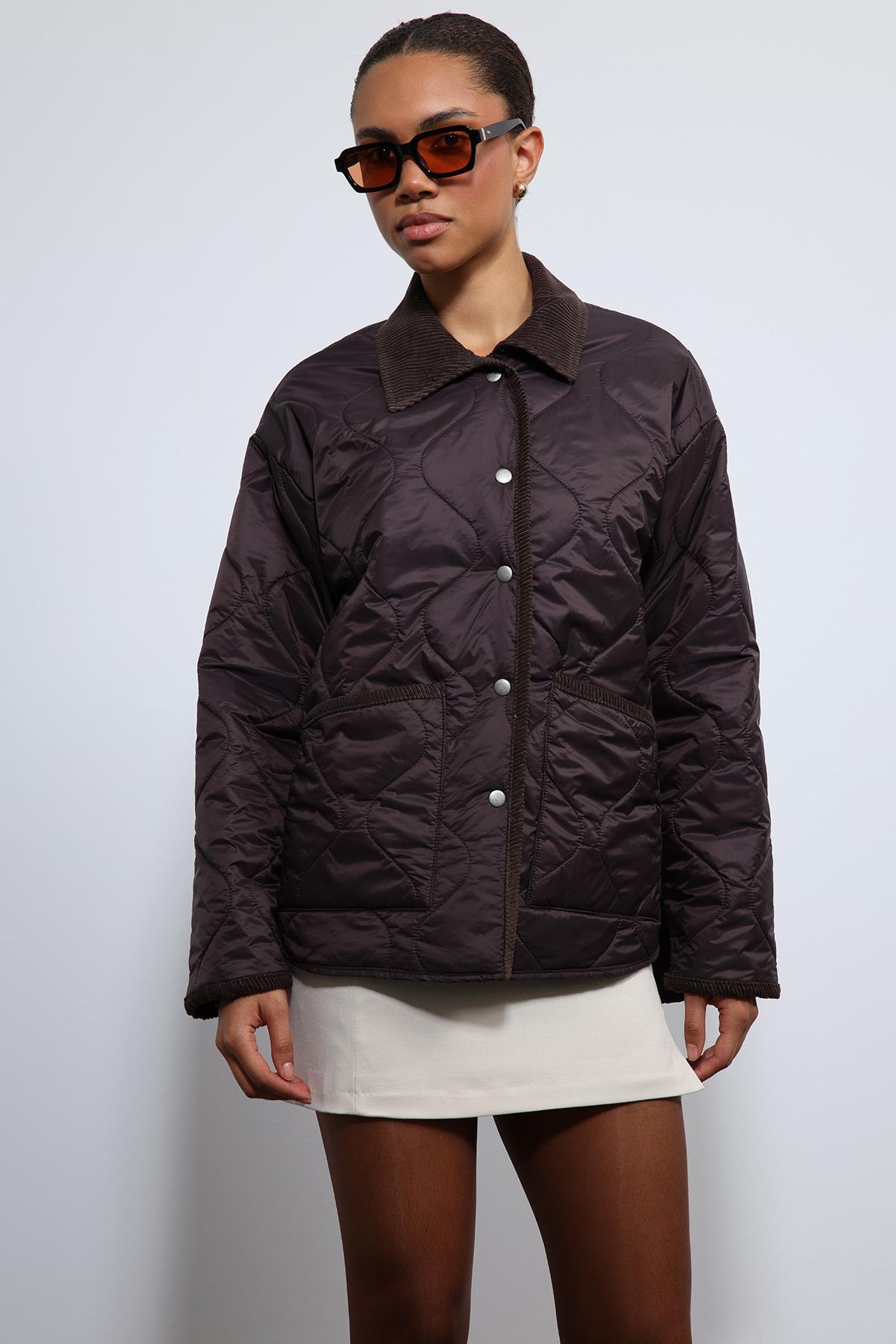 Antioch Kahve Kontrast Yaka Desenli Mont