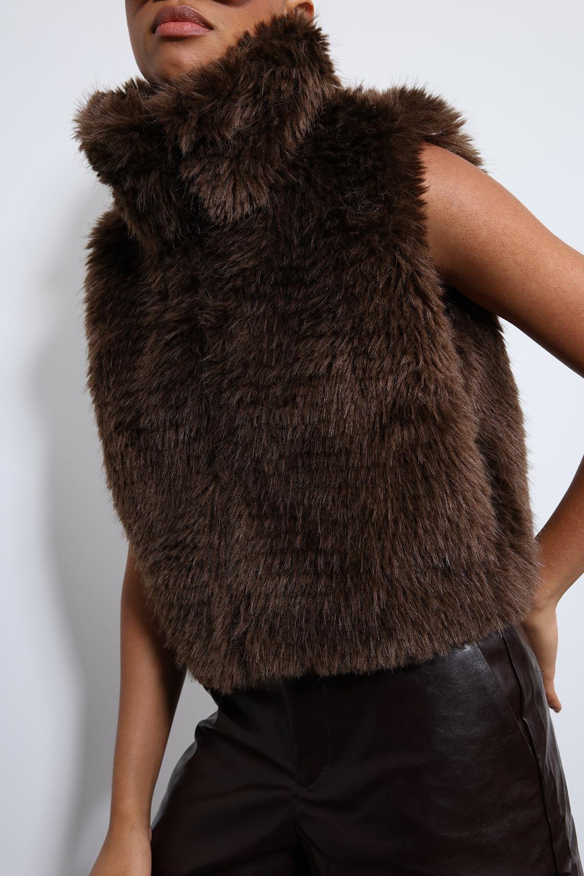 Antioch Kahve Peluş Görünümlü Yelek