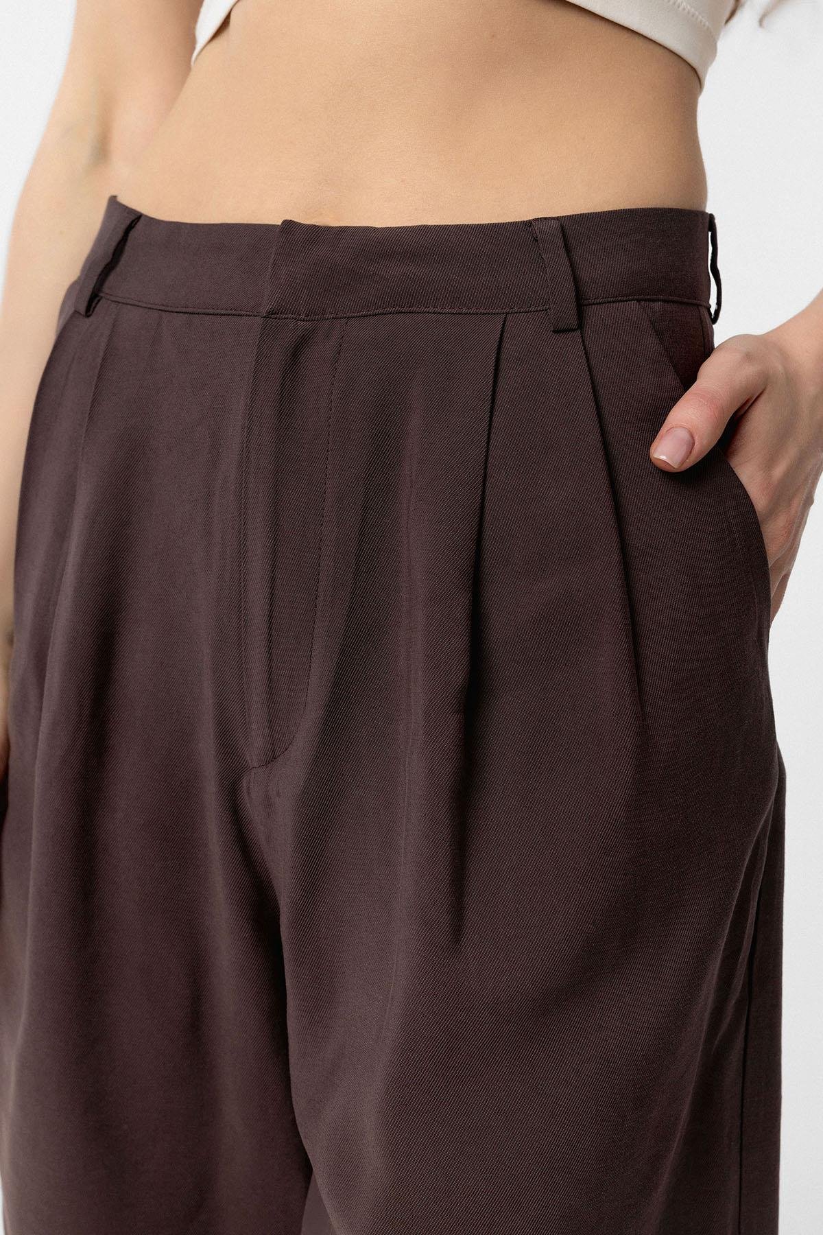 Antioch Kahve Pilili Kadın Bermuda Şort