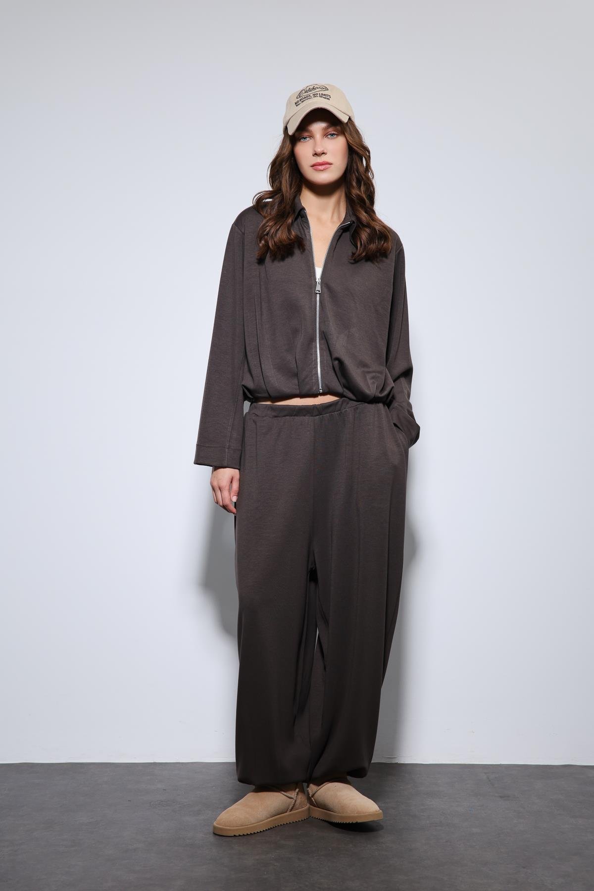 Antioch Kahve Volümlü Ceket ve Paça Lastikli Eşofman Takım