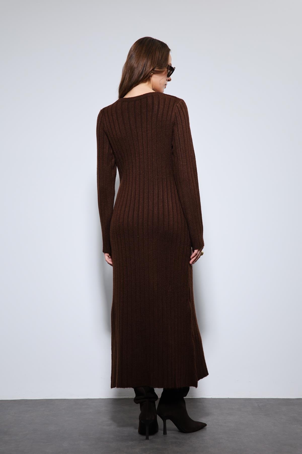 Antioch Kahve Yırtmaç Detaylı Triko Elbise