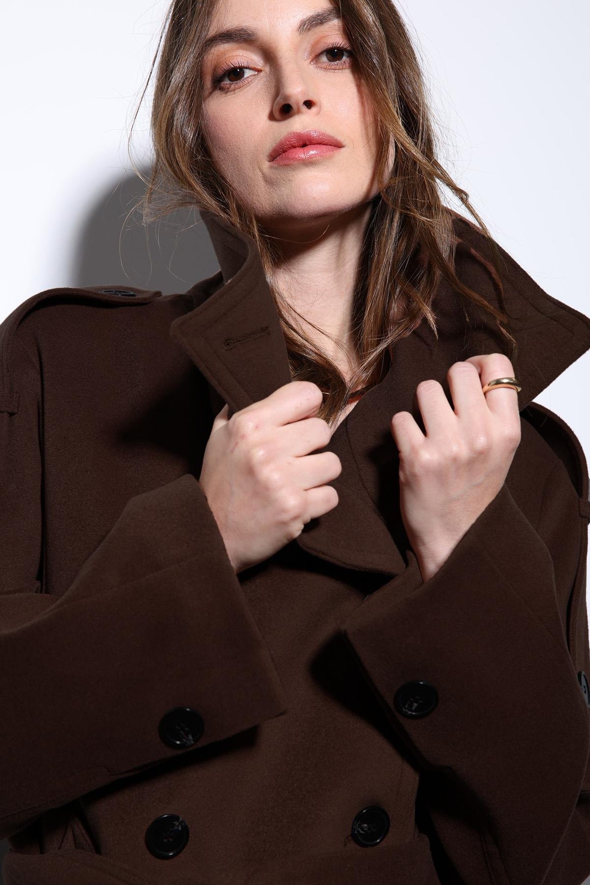 Antioch Koyu Kahve Dik Yaka Kruvaze Kadın Kaban