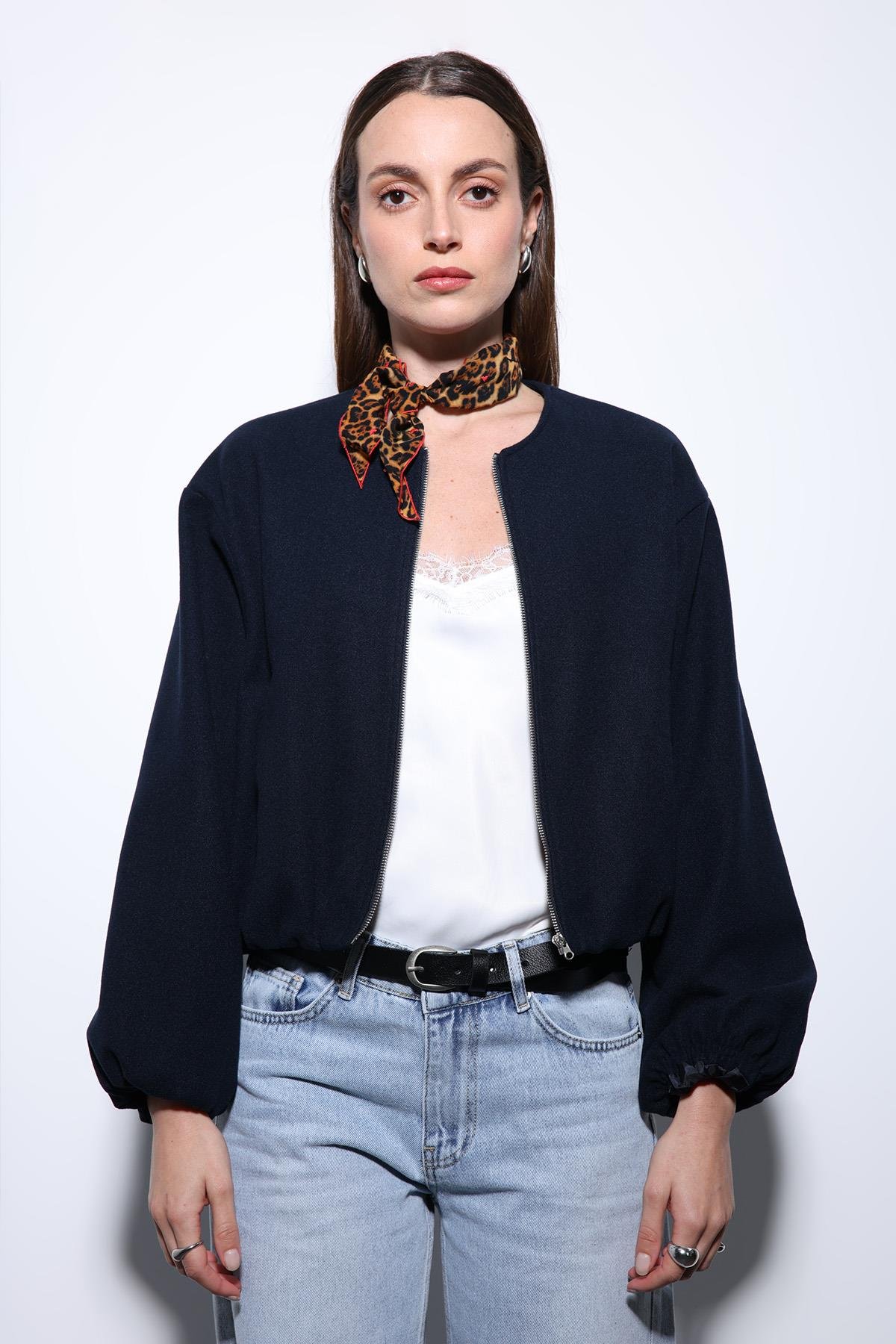 Antioch Lacivert Bel Lastikli Crop Kadın Mont