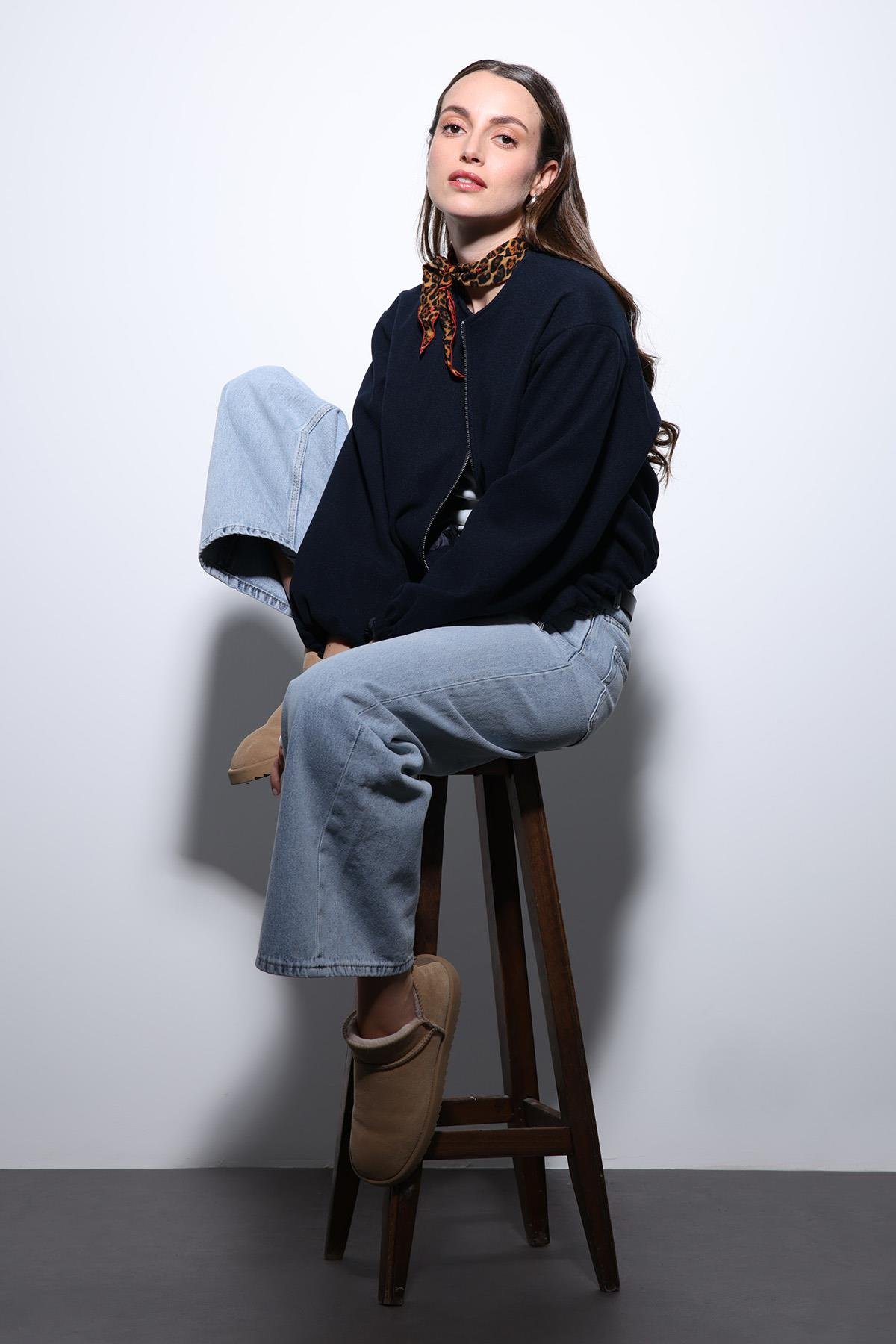 Antioch Lacivert Bel Lastikli Crop Kadın Mont