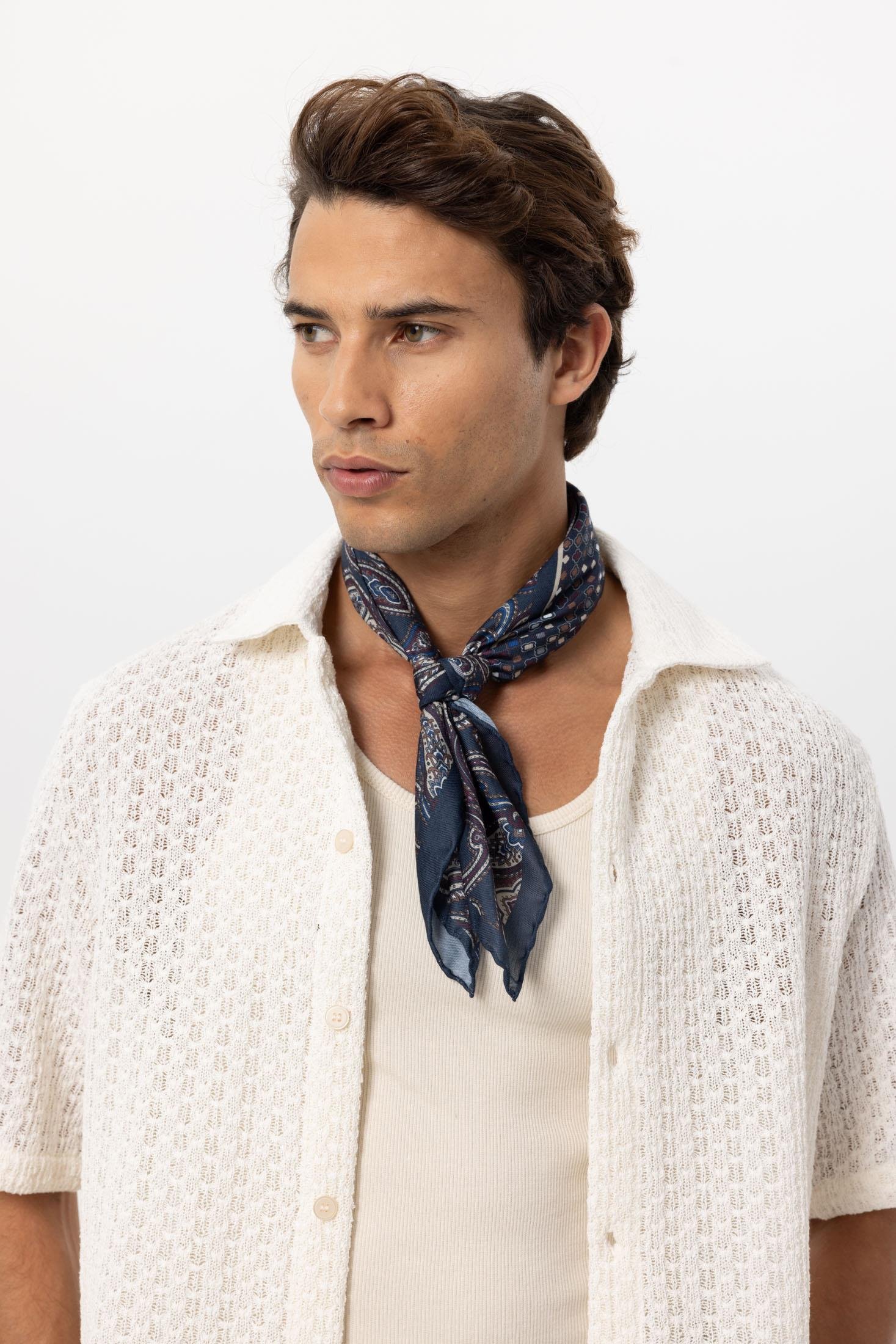 Antioch Lacivert Kare Etnik Desenli Fular