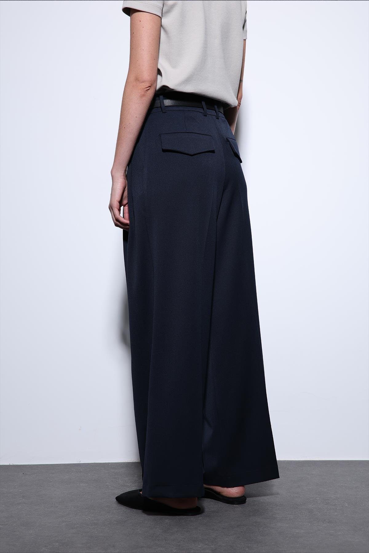 Antioch Lacivert Pileli Palazzo Kadın Pantolon