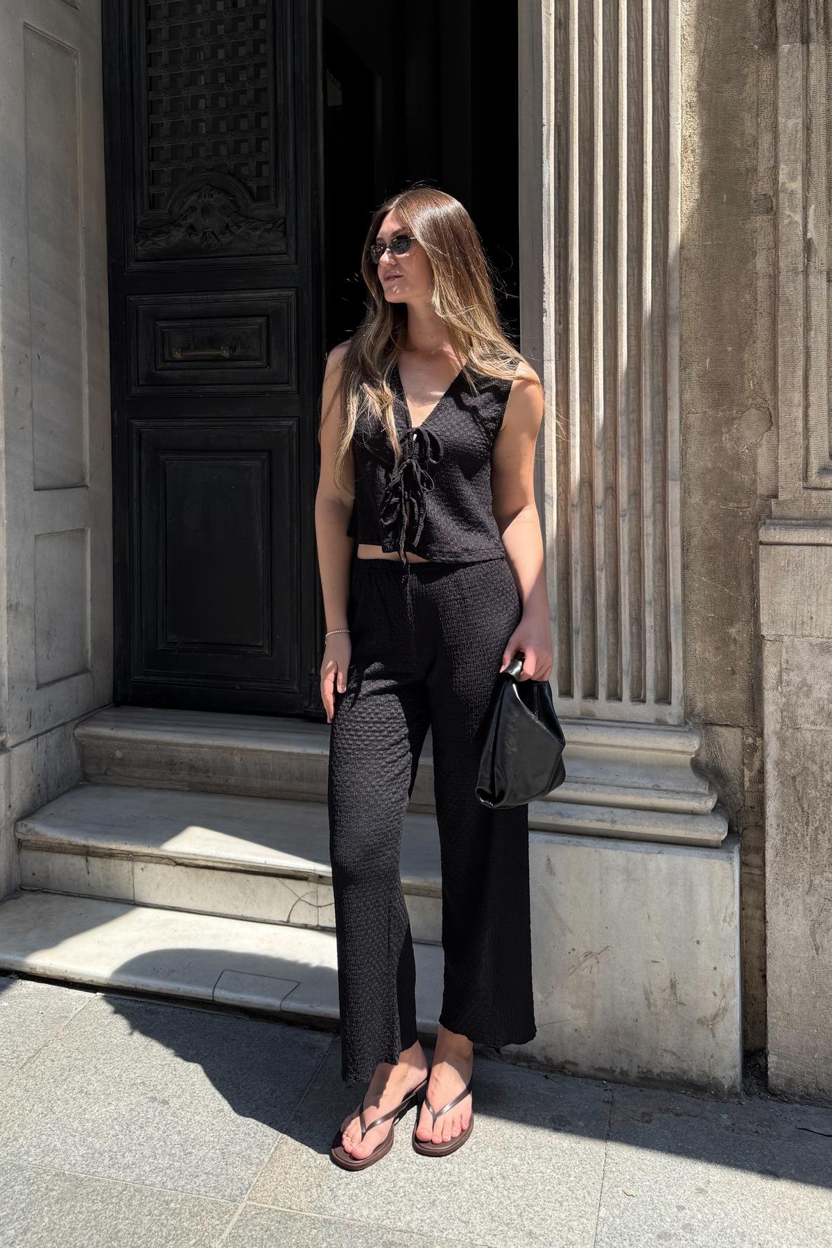 Antioch Siyah Bağ Detaylı Dokulu Kadın Takım