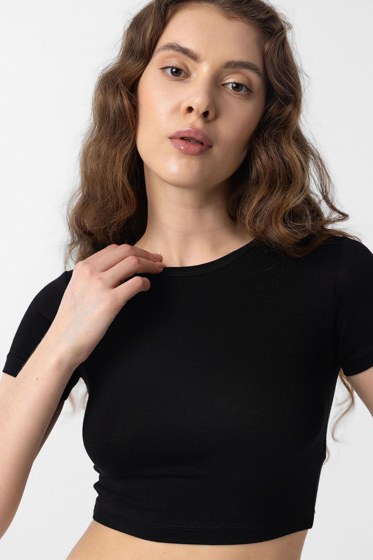 Antioch Siyah Crop Kadın T-Shirt