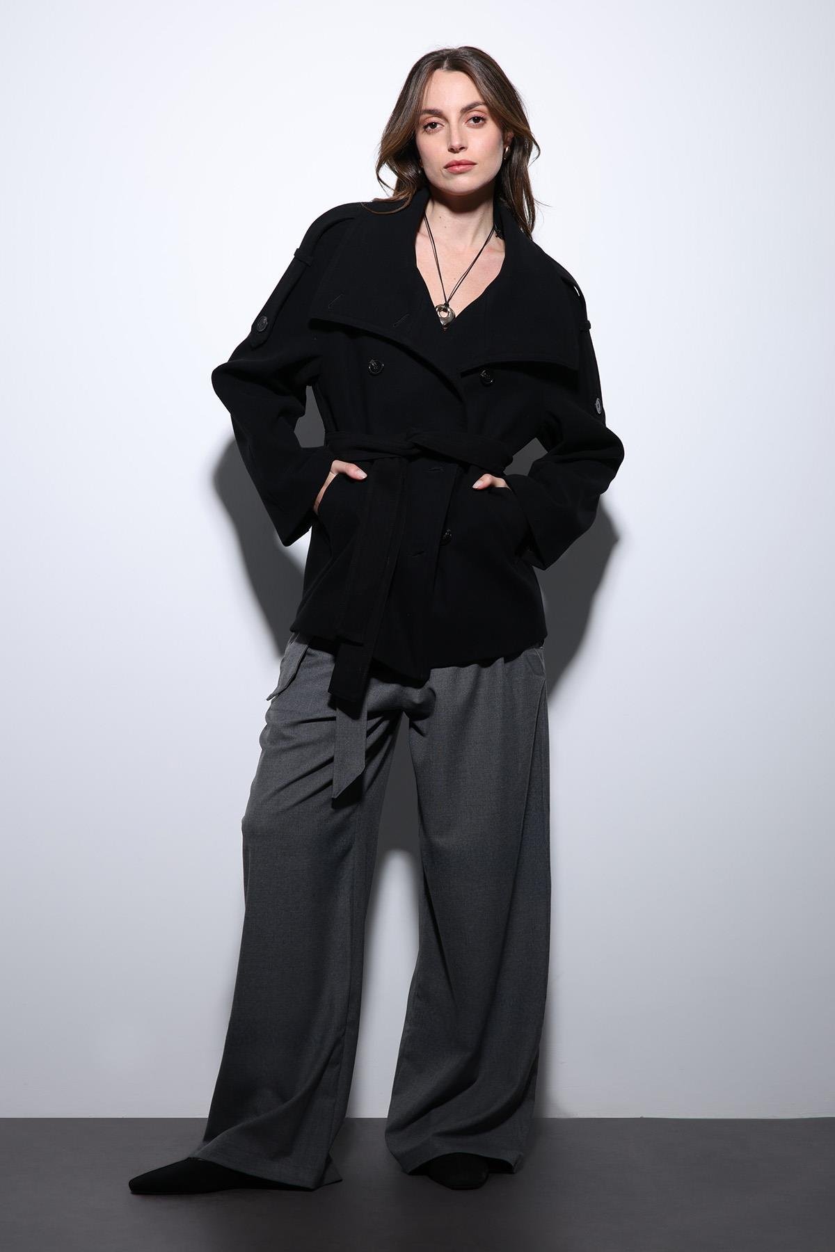 Antioch Siyah Dik Yaka Kruvaze Kadın Kaban