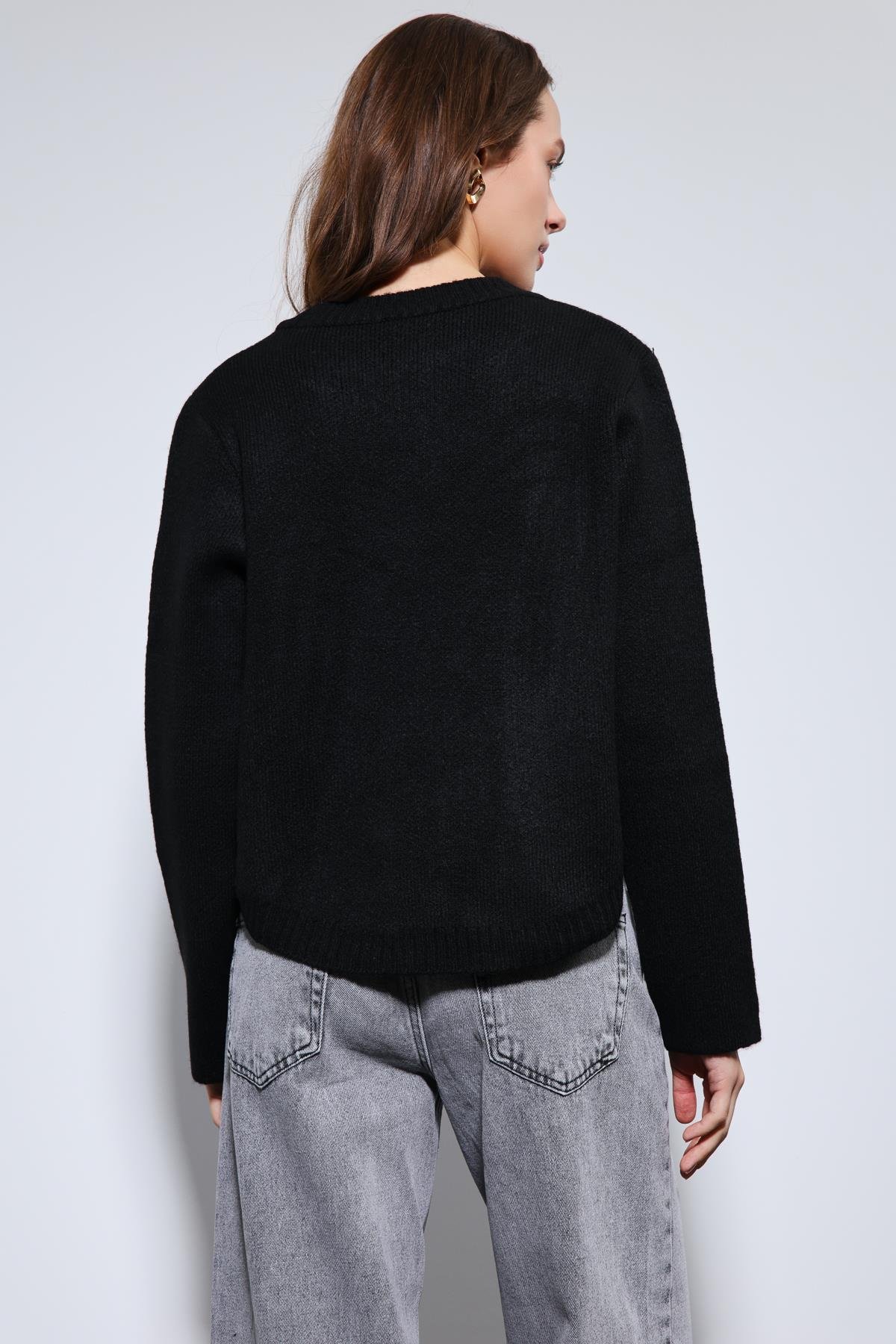 Antioch Siyah Düğme Detaylı Triko Kazak