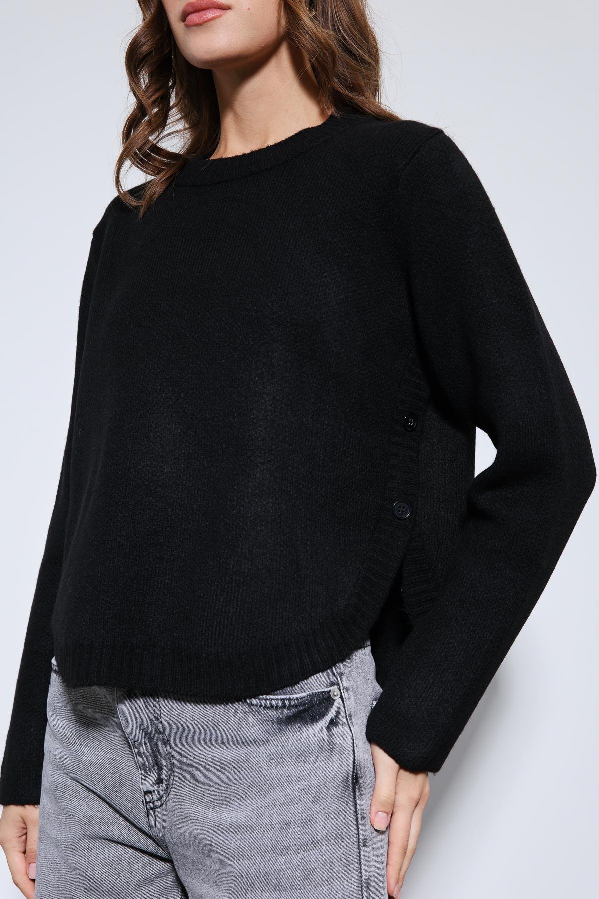 Antioch Siyah Düğme Detaylı Triko Kazak