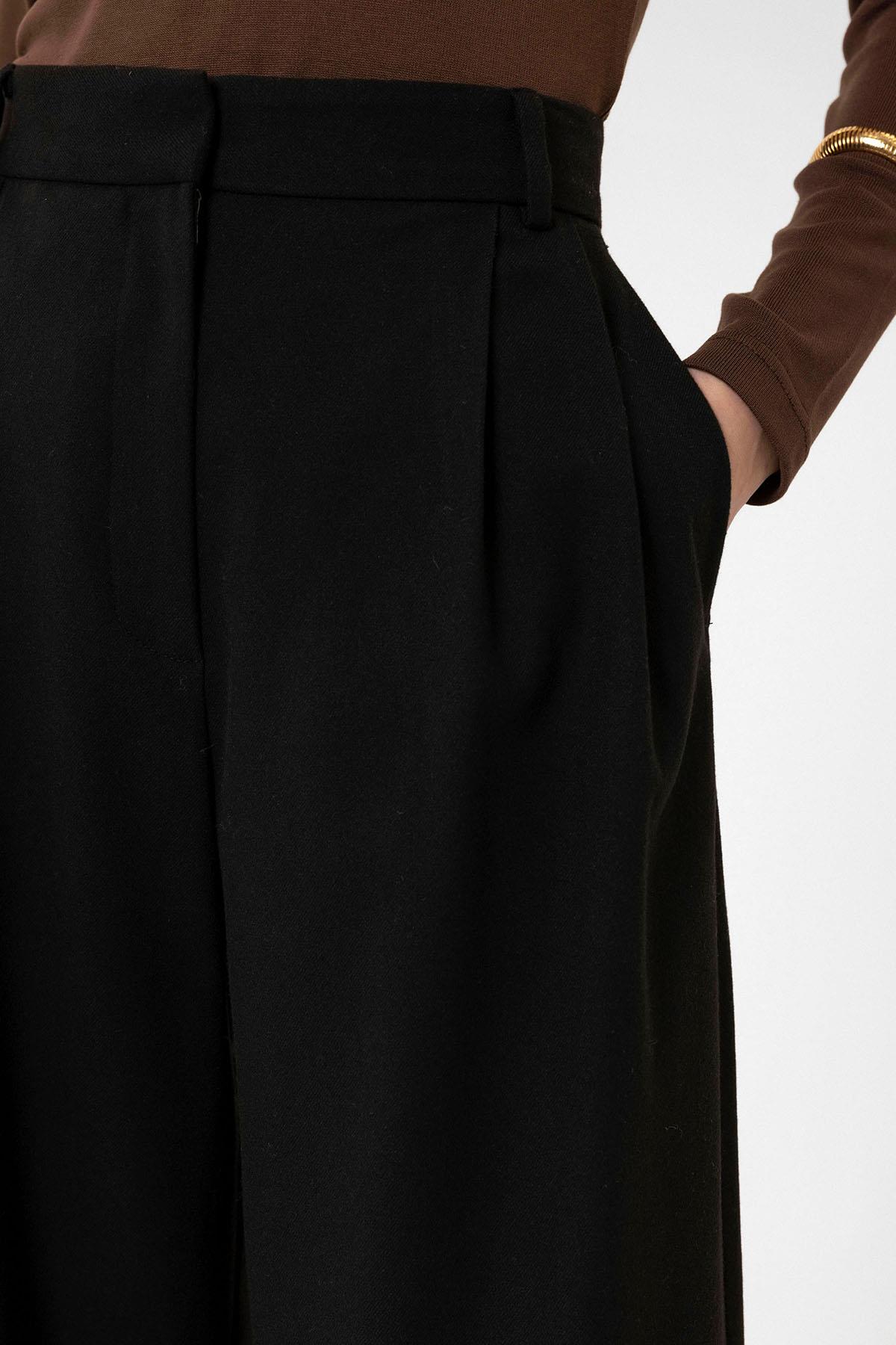 Antioch Siyah Kadın Yüksek Bel Pens Detaylı Straight Fit Pantolon