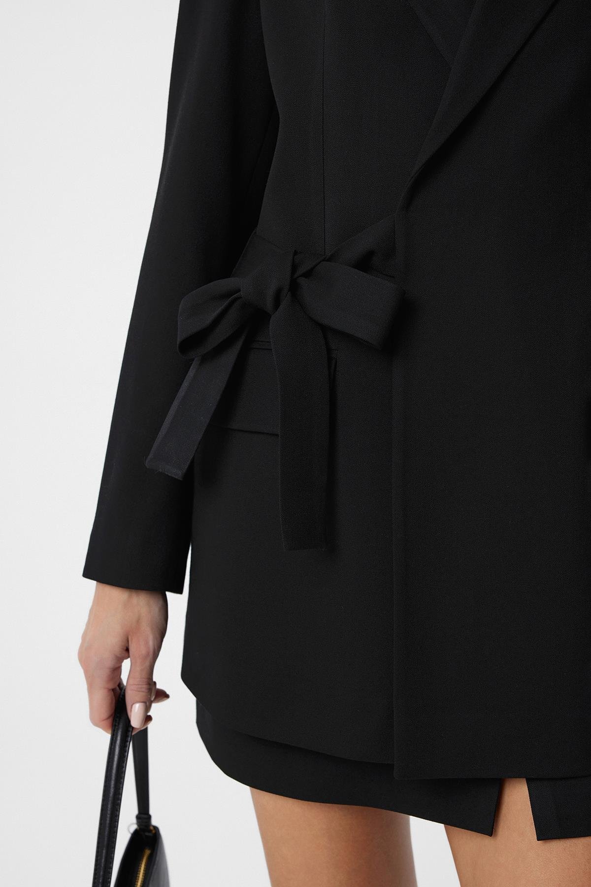 Antioch Siyah Kuşaklı Kadın Blazer