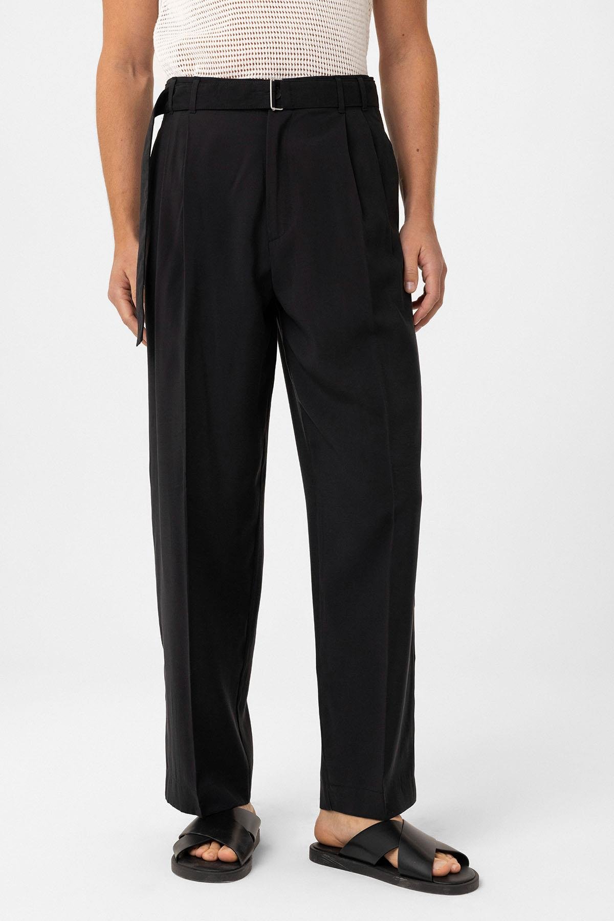 Antioch Siyah Modal Kumaş Relax Fit Kemerli Erkek Pantolon