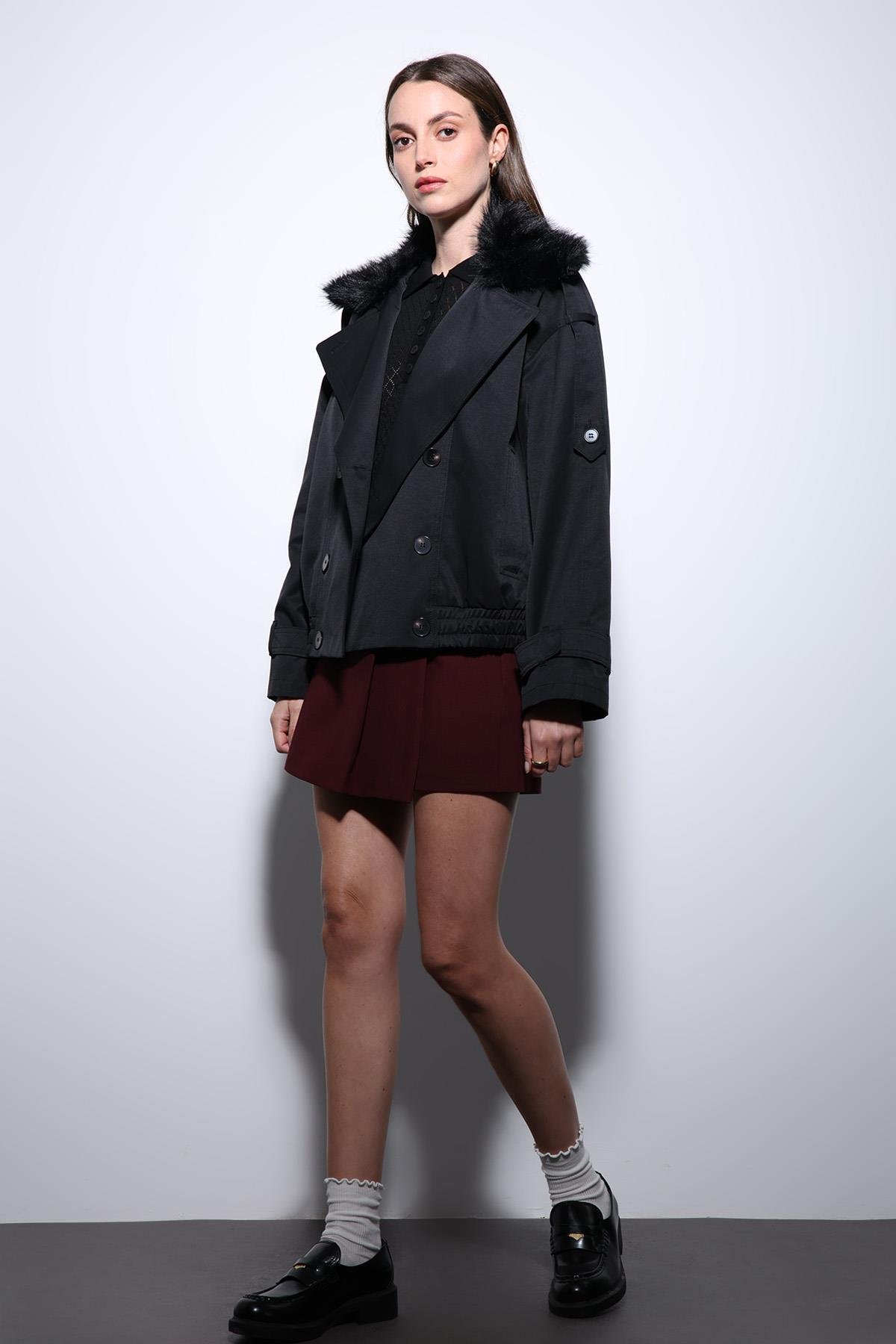 Antioch Siyah Suni Kürklü Kısa Kadın Trençkot
