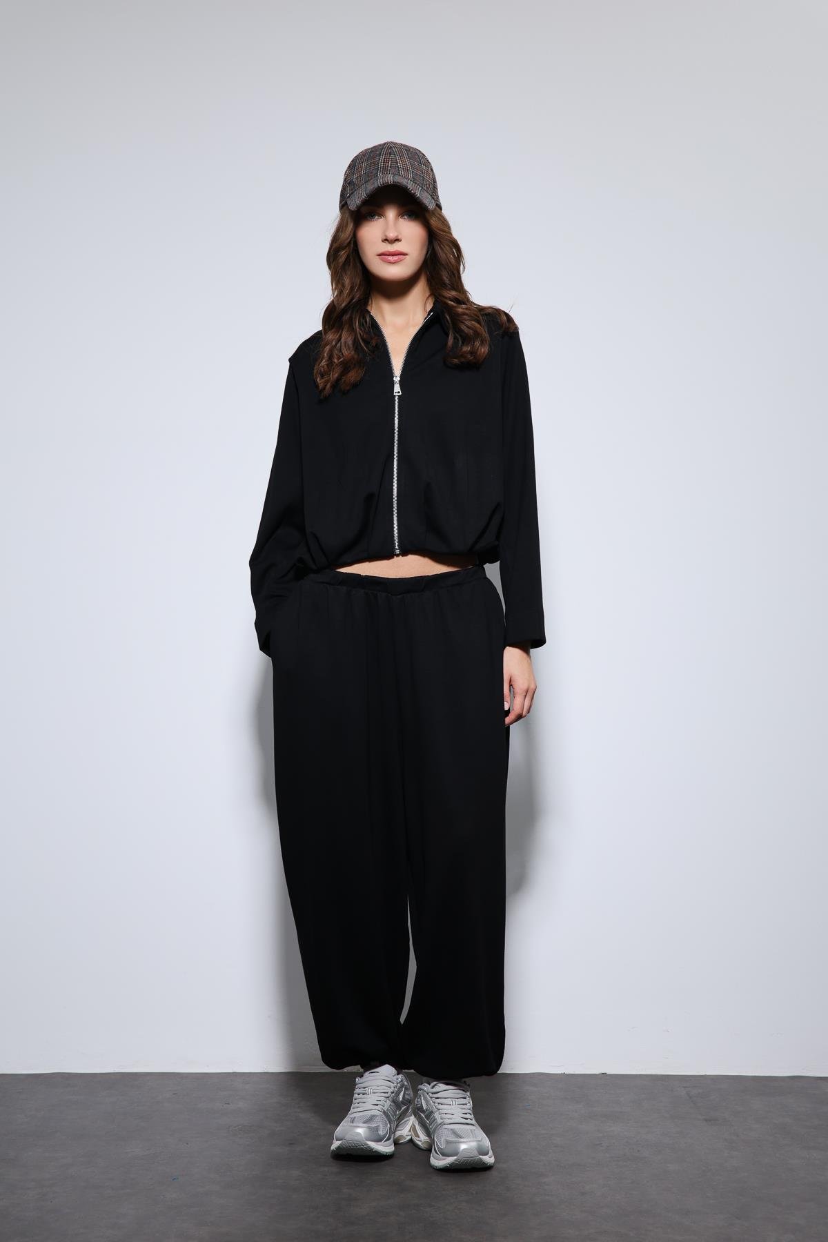 Antioch Siyah Volümlü Ceket ve Paça Lastikli Eşofman Takım