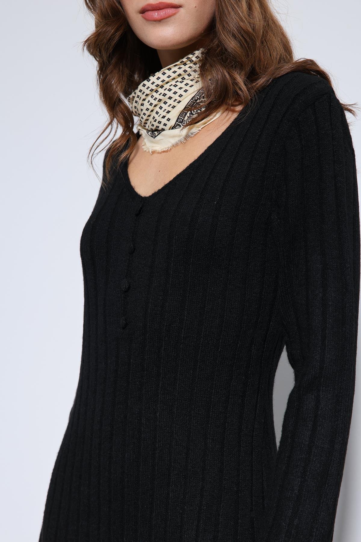 Antioch Siyah Yırtmaç Detaylı Triko Elbise