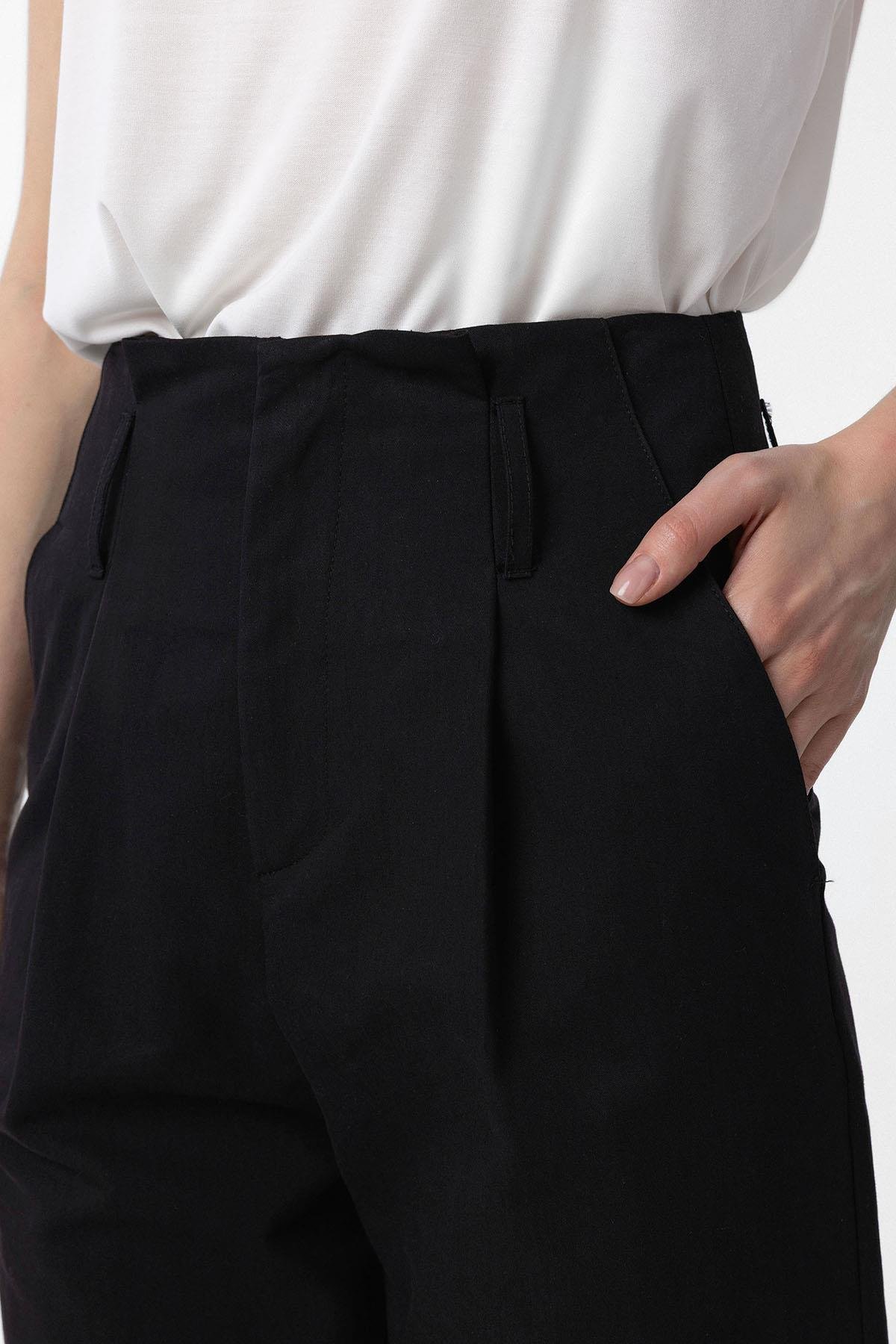 Antioch Siyah Yüksek Bel Paçası Düğmeli Fit Kadın Pantolon