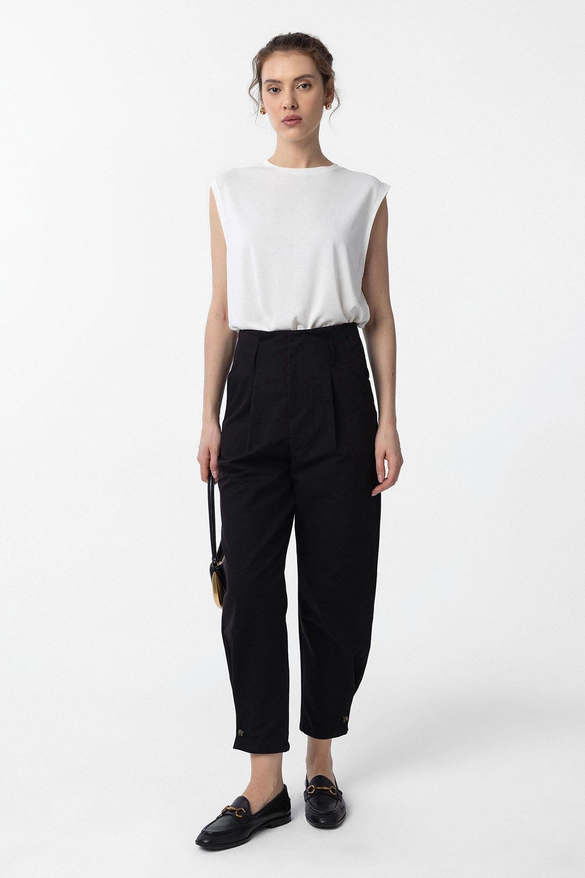 Antioch Siyah Yüksek Bel Paçası Düğmeli Fit Kadın Pantolon