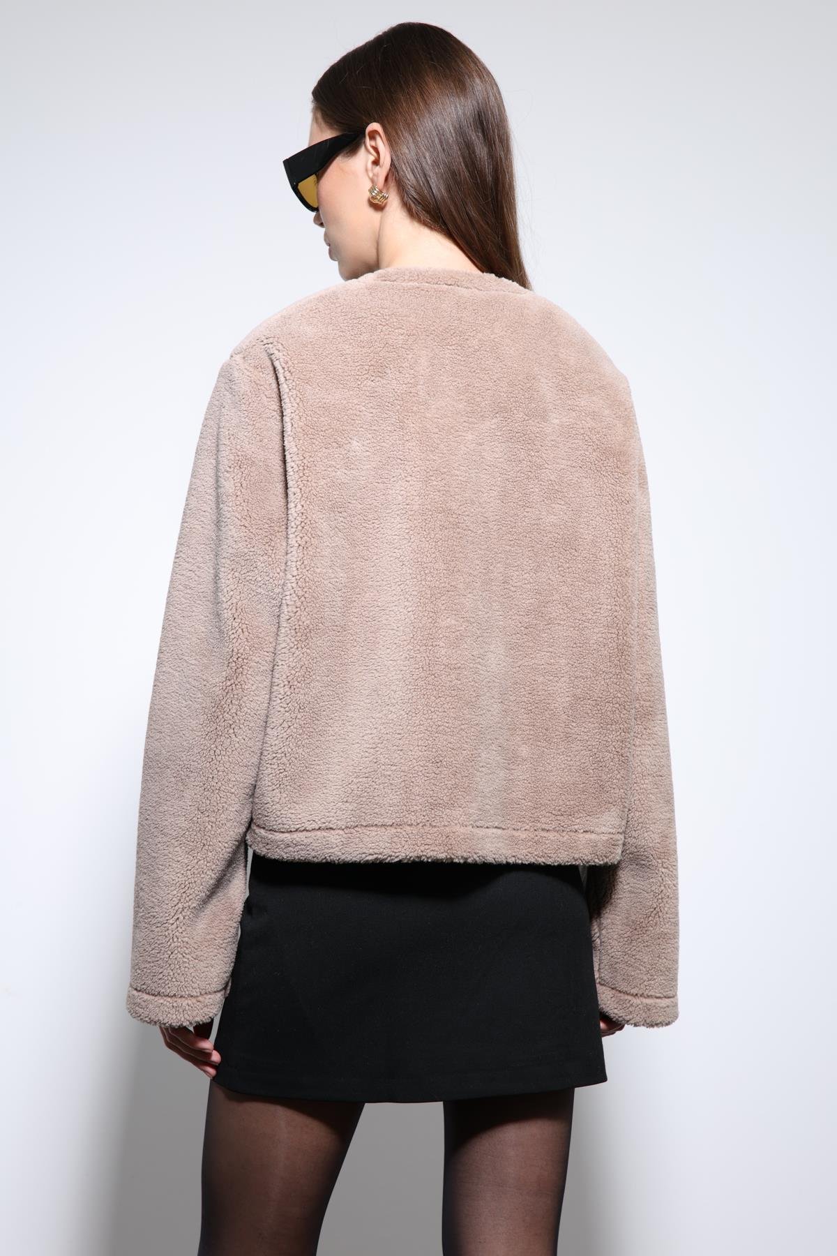 Antioch Vizon Süslü Düğmeli Suni Kürk Ceket