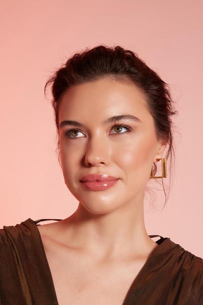 Işıltılı Aydınlatıcı - Baked Highlighter 02 Golden Glow - 11 G Çizgi Shop'da.