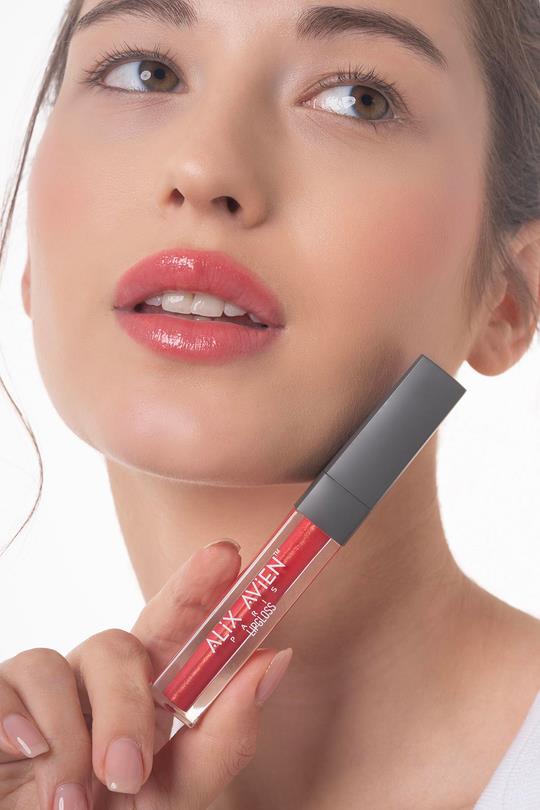 Nemlendirici Etki Yapışkanlık Hissi Bırakmayan Dudak Parlatıcı - Lipgloss 11 Chocolate Kiss Çizgi Shop'da.