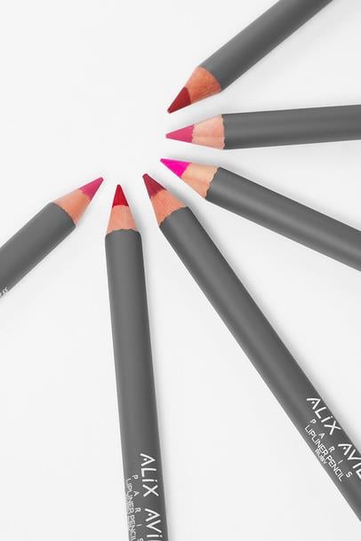 Uzun Süre Kalıcı Dağılma Yapmayan Nemlendirici Dudak Kalemi - Lipliner Pencil 03 Sheer Coral Çizgi Shop'da.
