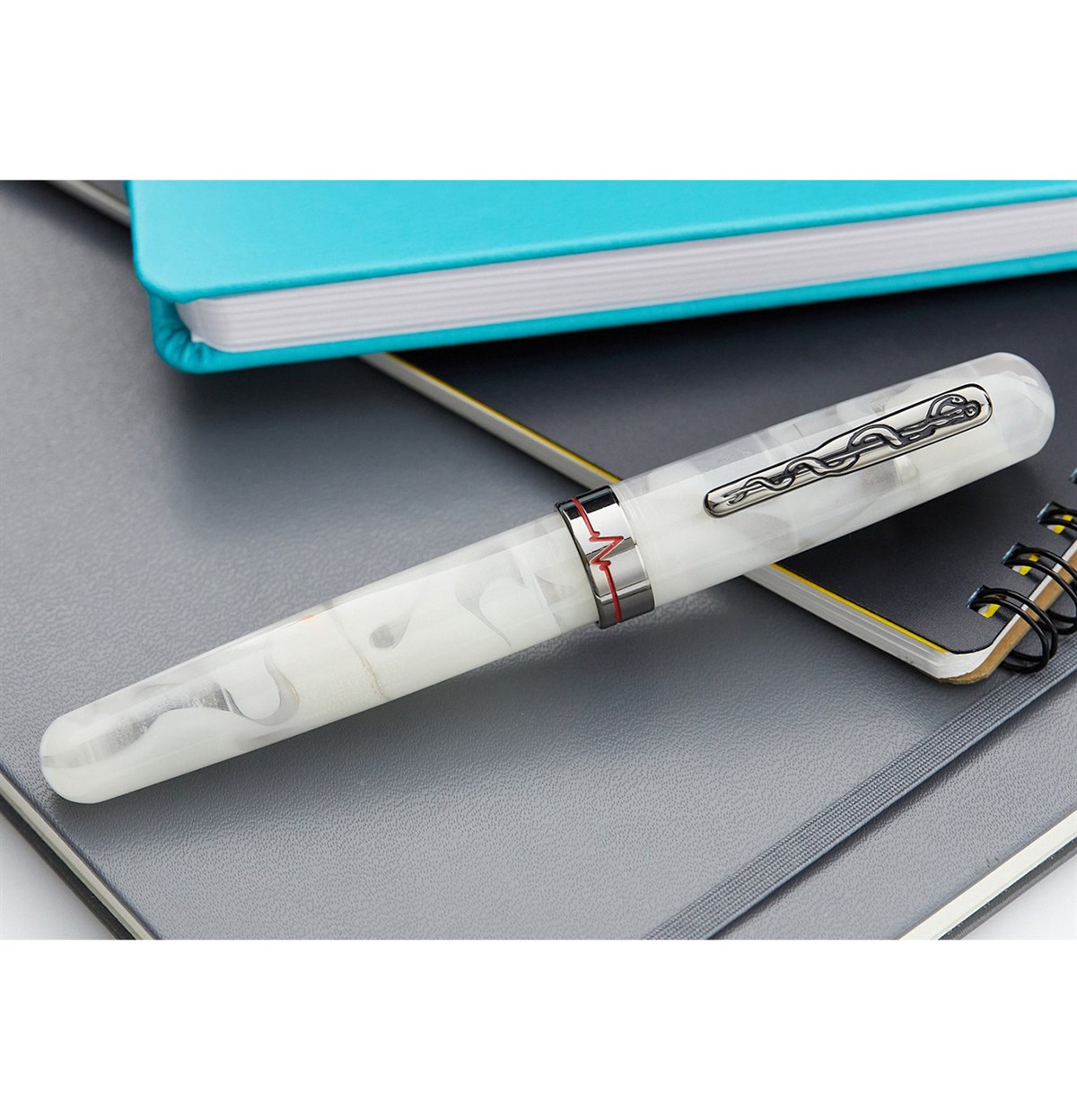 All American Courage Limited Edition Dolma Kalem White EF Uç