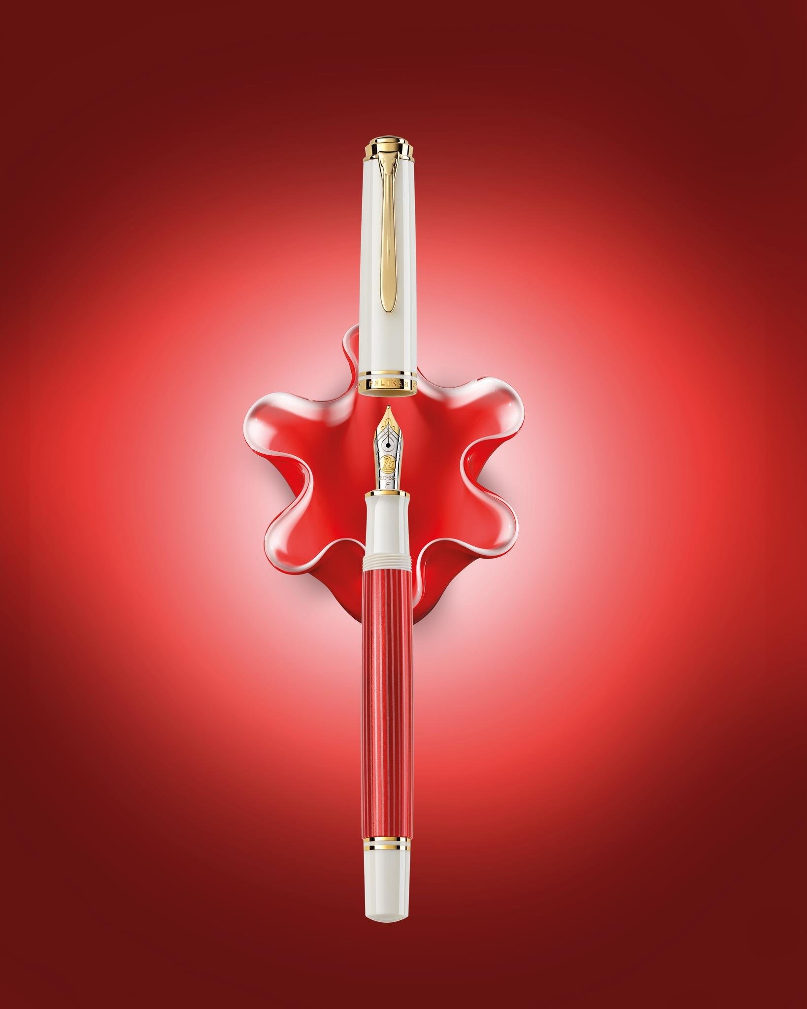 Pelikan Souverän M600 Kırmızı Beyaz Dolma Kalem