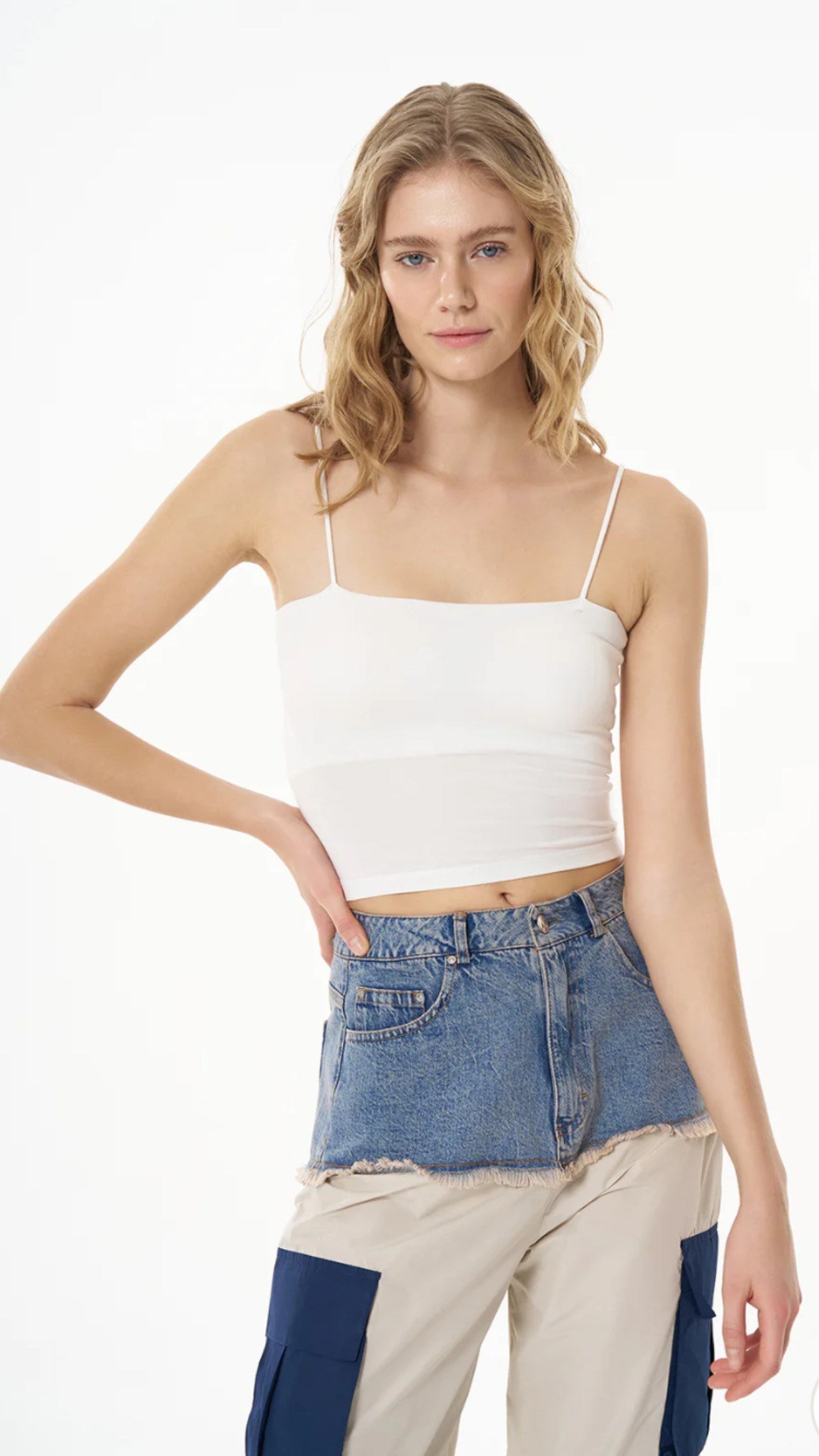 Askılı Crop Basic İçi Pedli Atlet BEYAZ