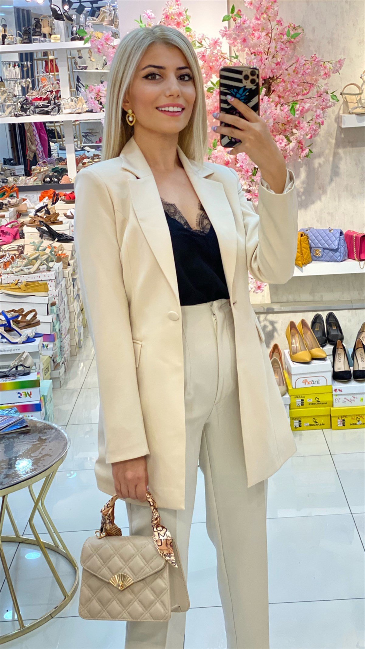 Bej Belden Oturtmalı Astarlı Blazer Ceket