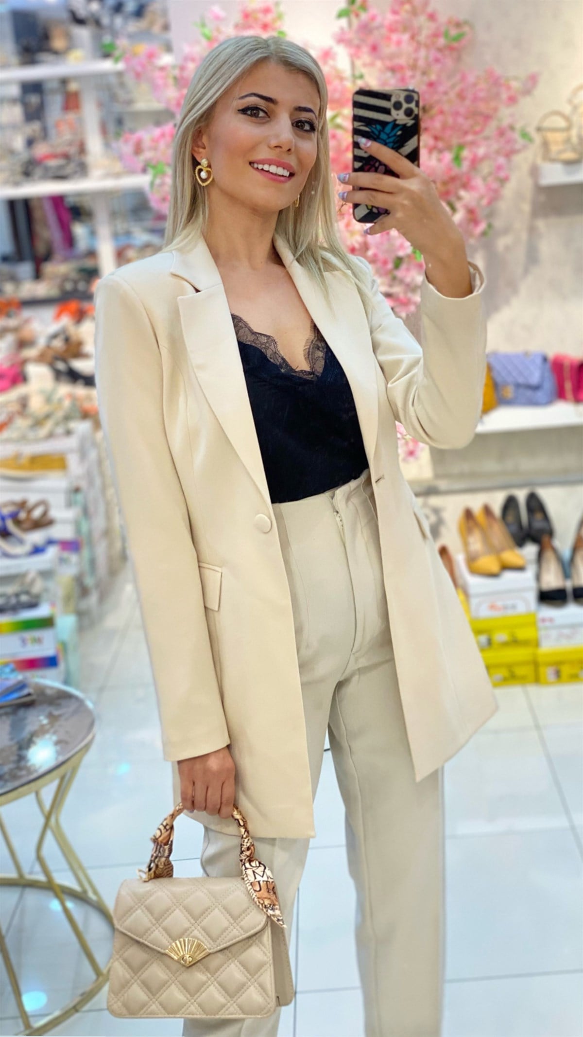 Bej Belden Oturtmalı Astarlı Blazer Ceket