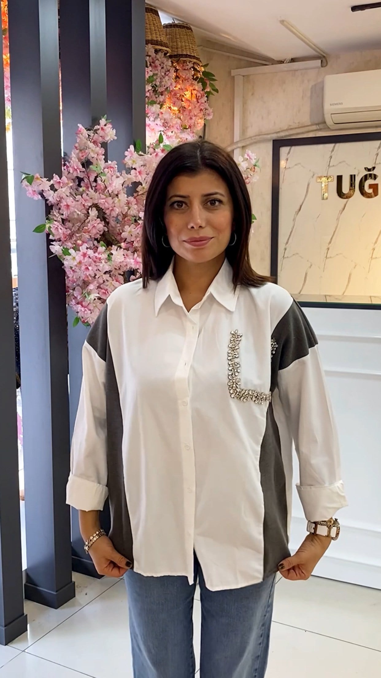 Beyaz Taş Detay Marka Model Gömlek - GRİ