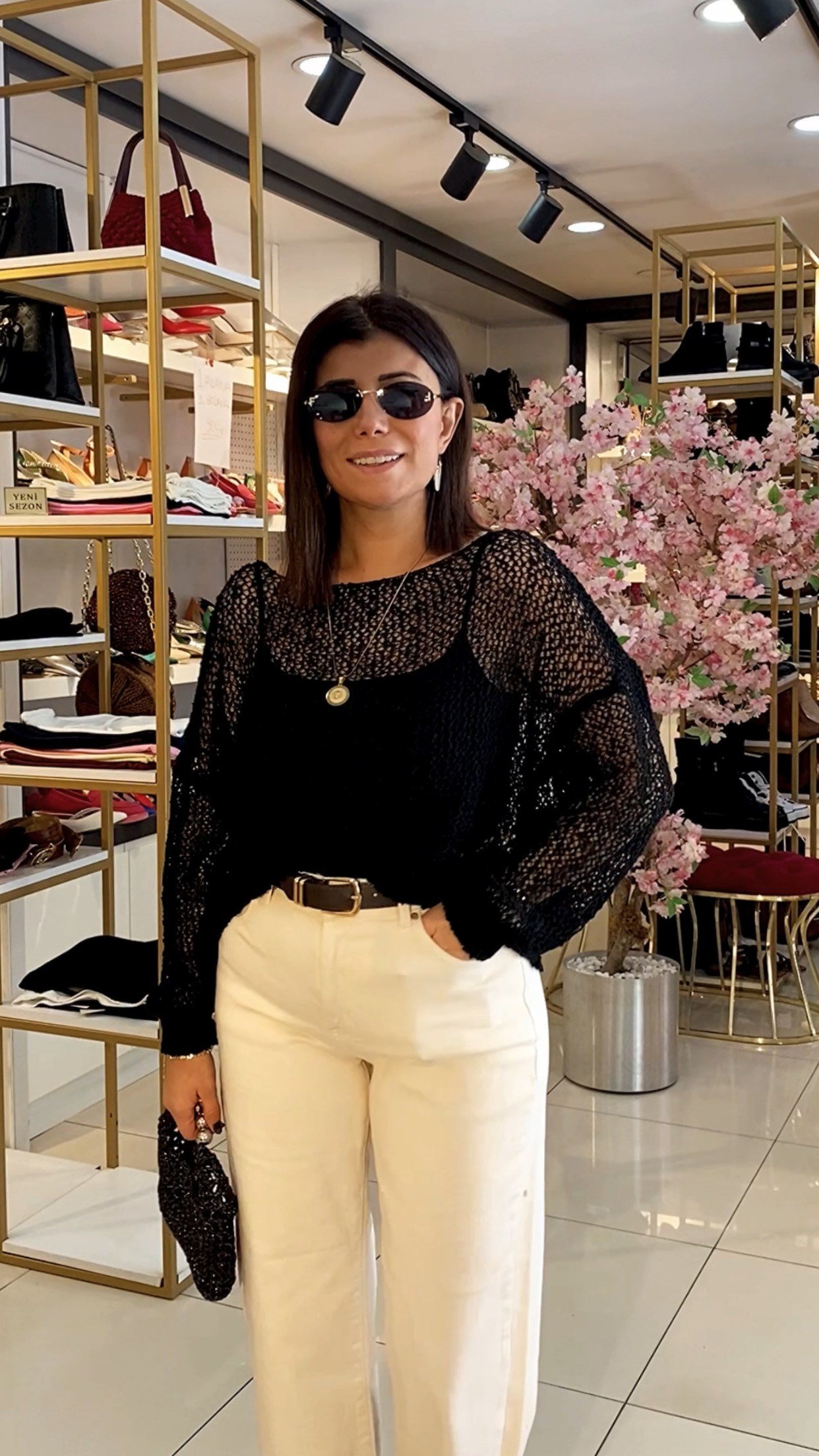 Kadın Bej Kesik Paçalı Kemerli Kot Pantolon