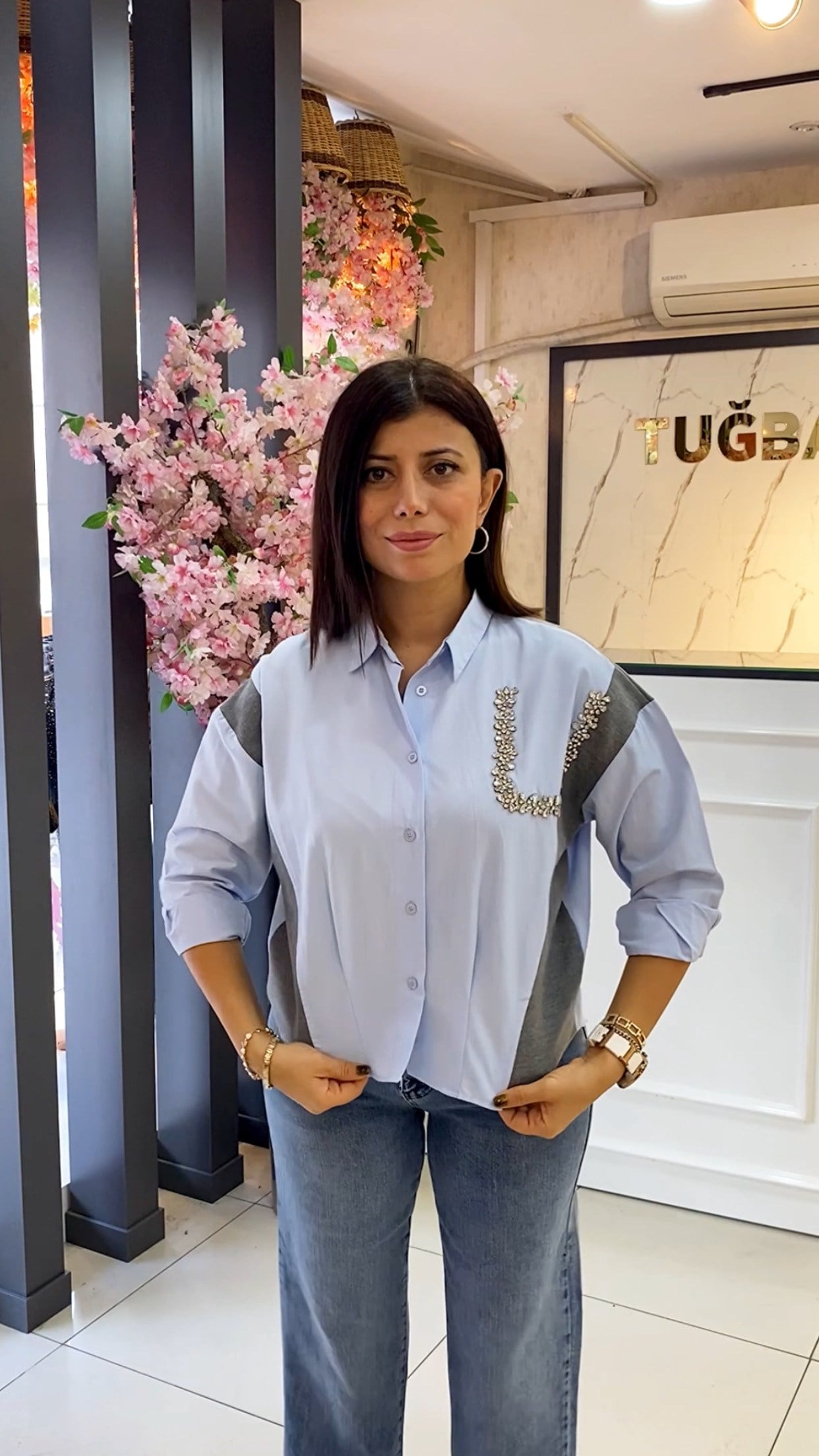 Mavi Taş Detay Marka Model Gömlek 