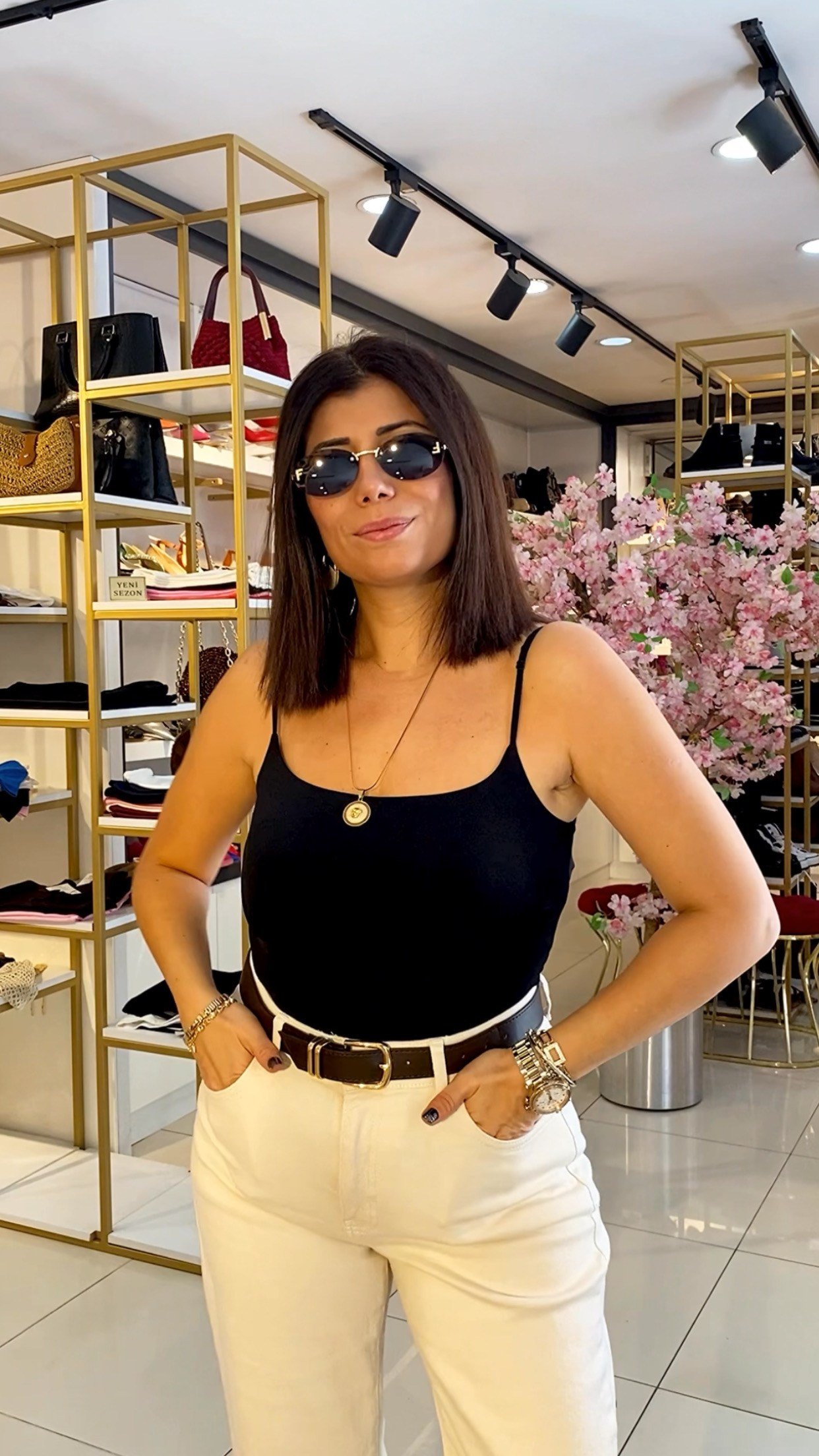 Siyah Askılı Bodysuit