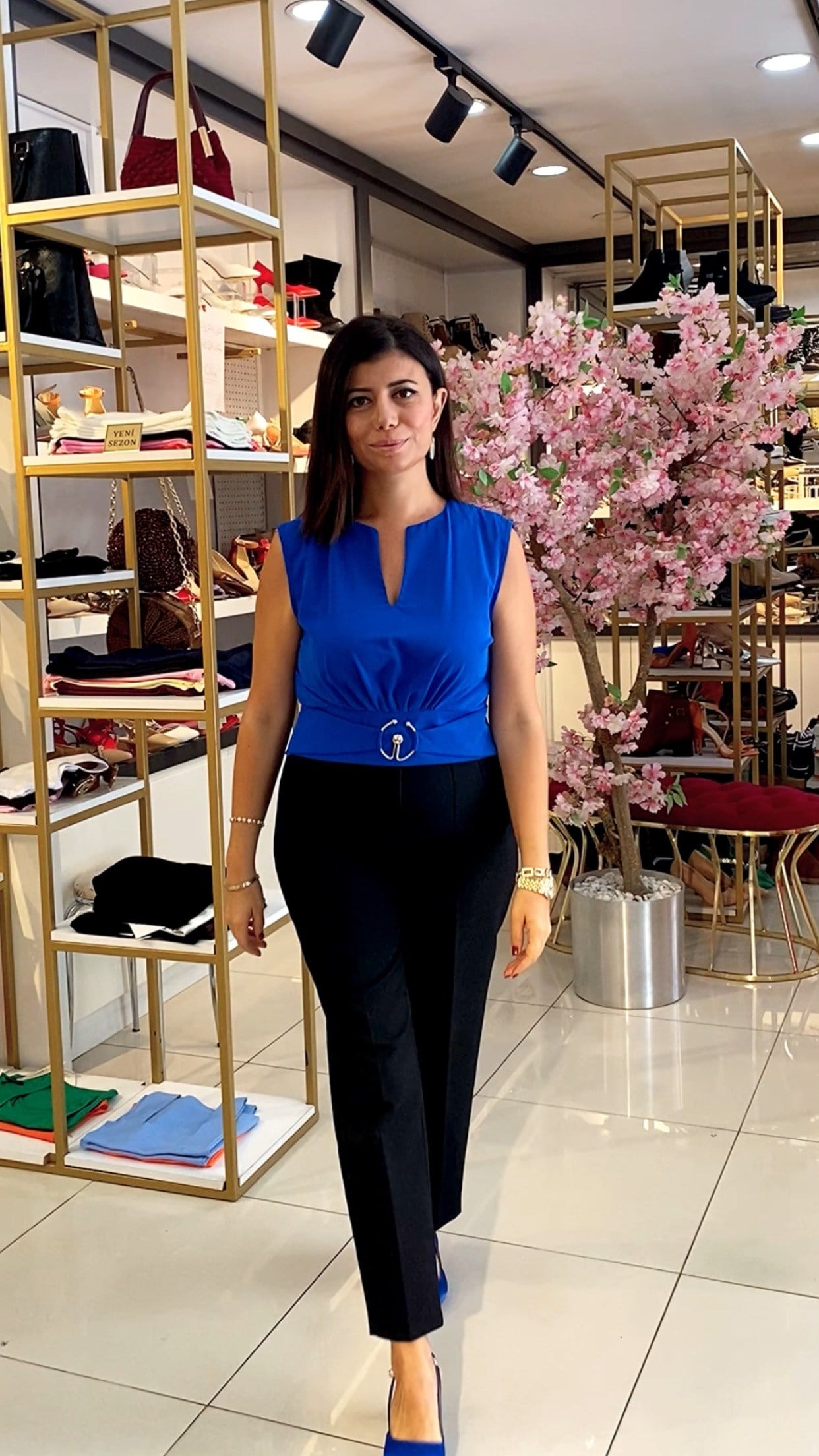 Toka Detaylı Kolsuz Bluz - SAKS