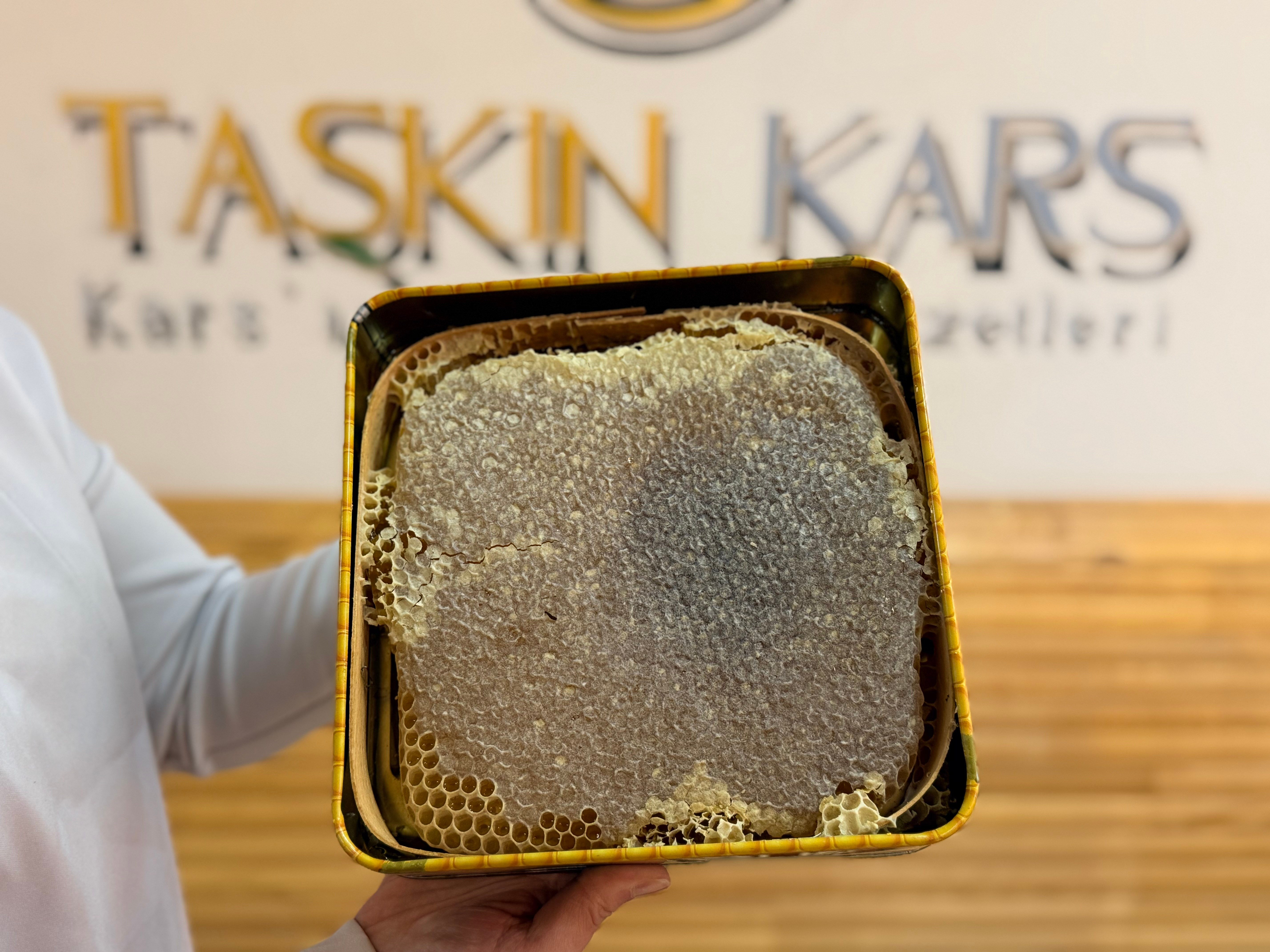 ÖZEL YÜKSEK RAKIM PETEK BAL