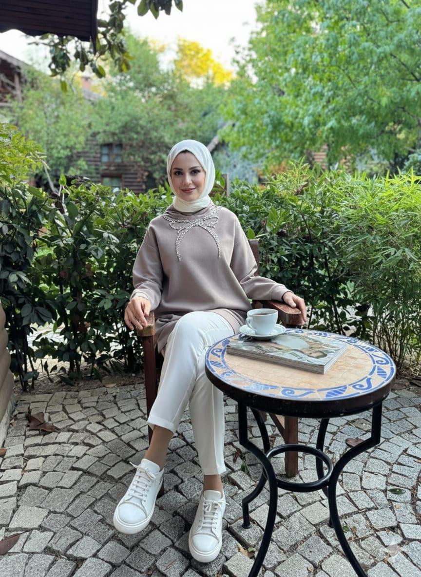 FİYONK TAŞLI KAPÜŞONLU SWATSHIRT