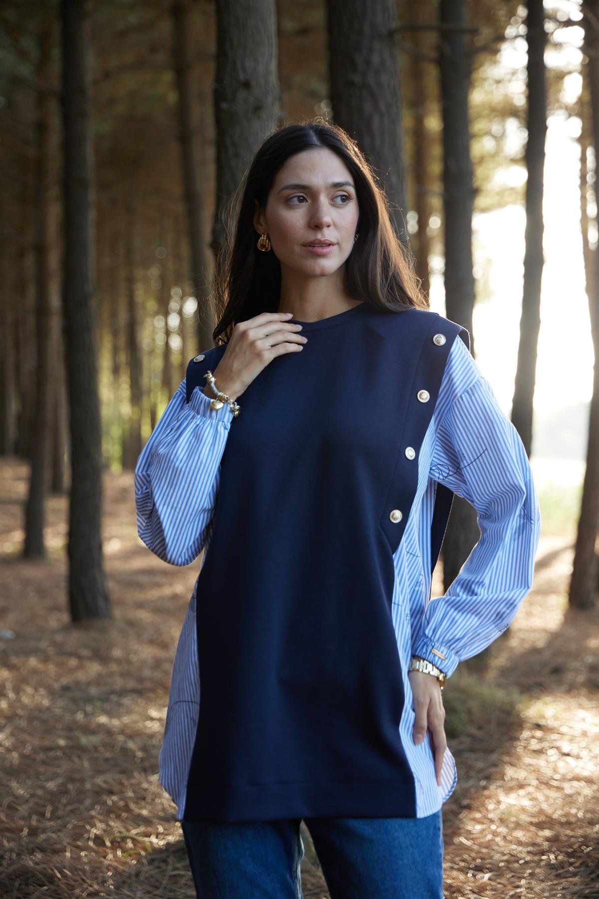 GÖMLEK DETAYLI DÜĞMELİ SWEAT