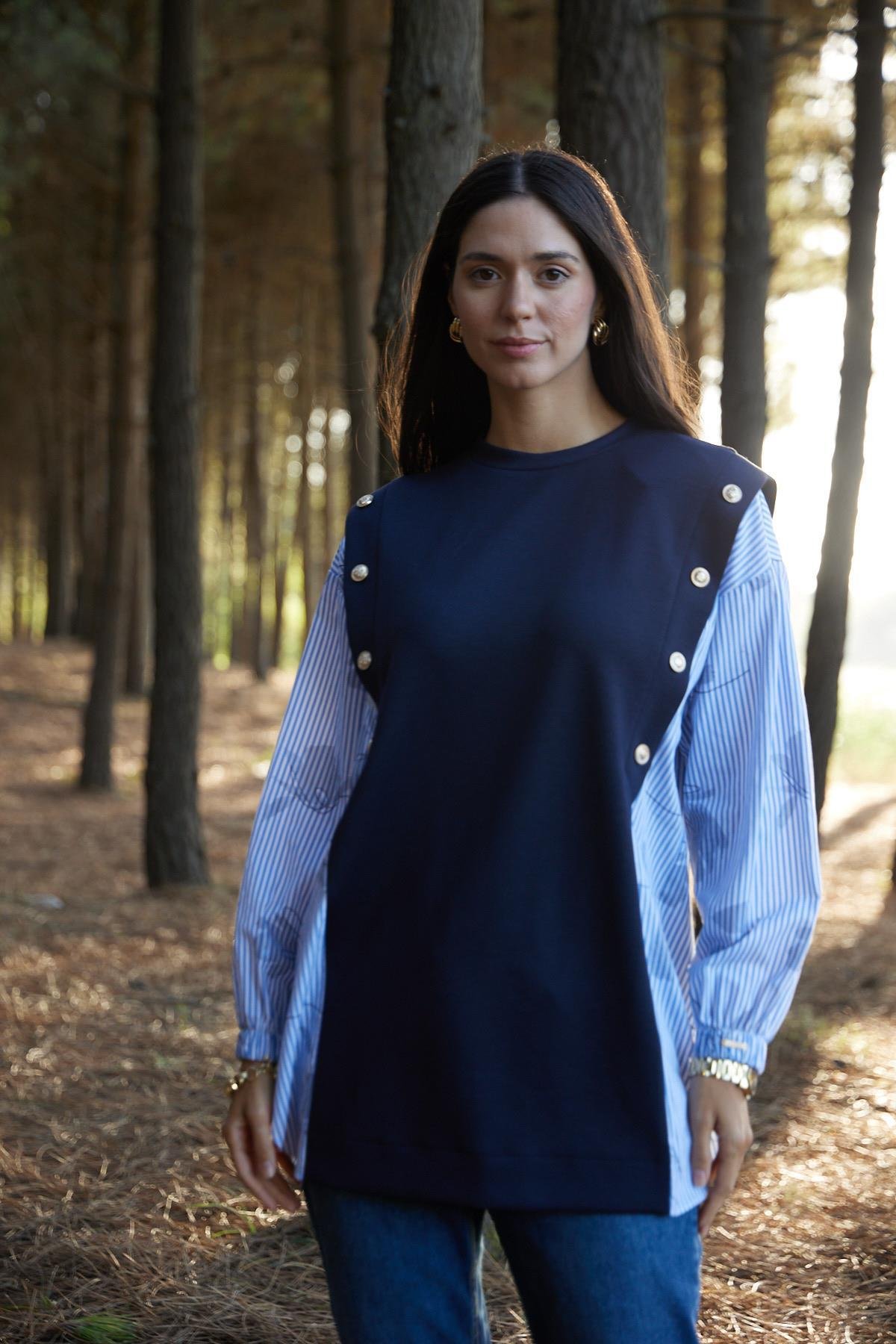 GÖMLEK DETAYLI DÜĞMELİ SWEAT