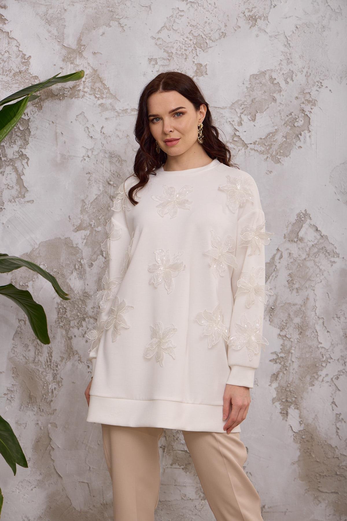 PULLU ÇİÇEK NAKIŞLI SWEAT